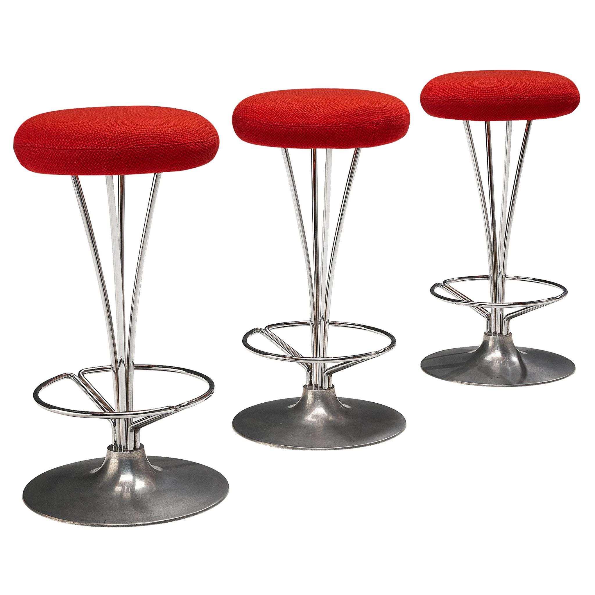 Piet Hein pour Fritz Hansen - Ensemble de trois tabourets de bar en métal avec sièges rouges en vente