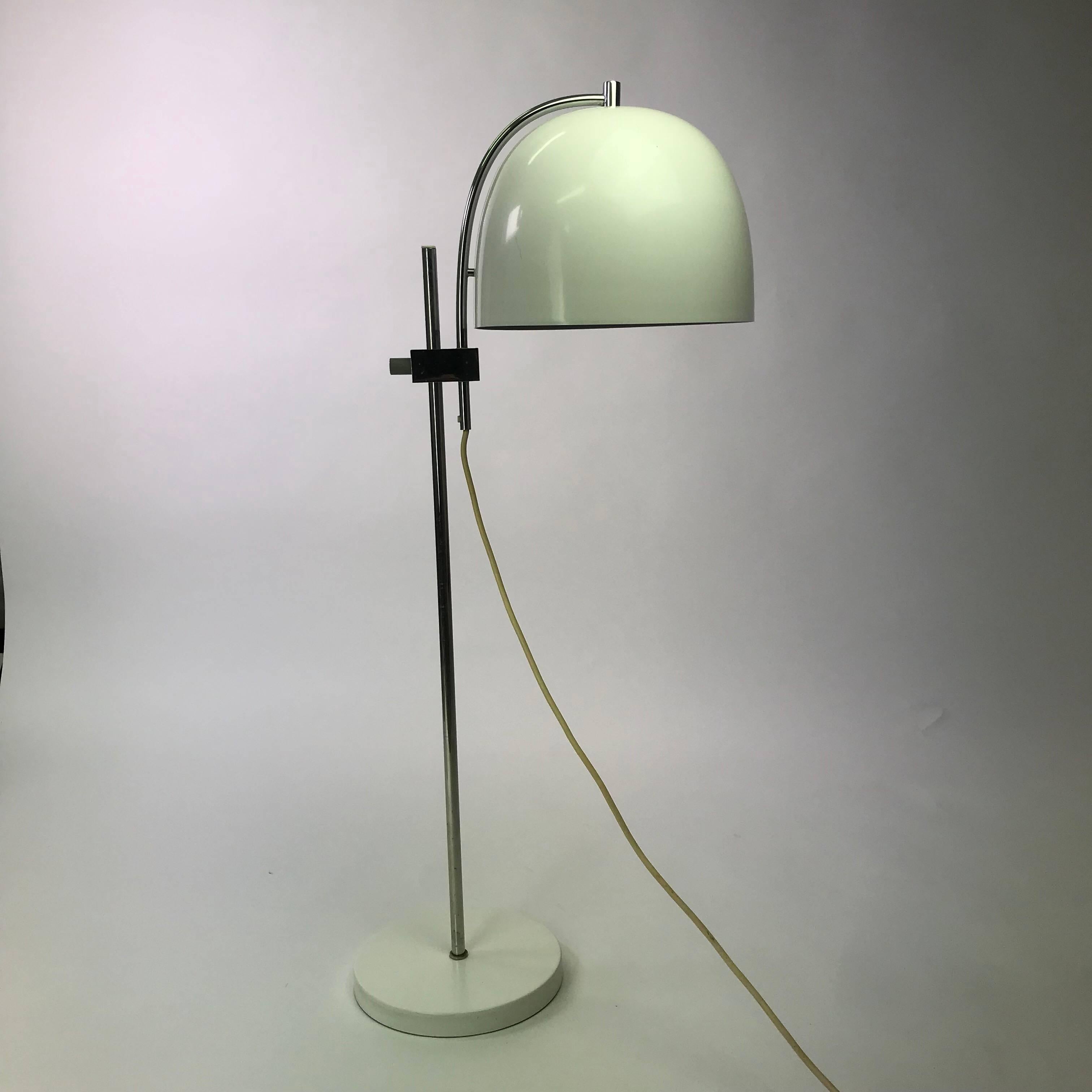 The rare Piet Hein 215 super elipse table lamp produced by Lyfa of Denmark and designed by Piet Hein.

Piet Hein was intriged by geometrical shapes and designed the renowned Super Elipse.

The shape is mostly known as the Super Elipse table by