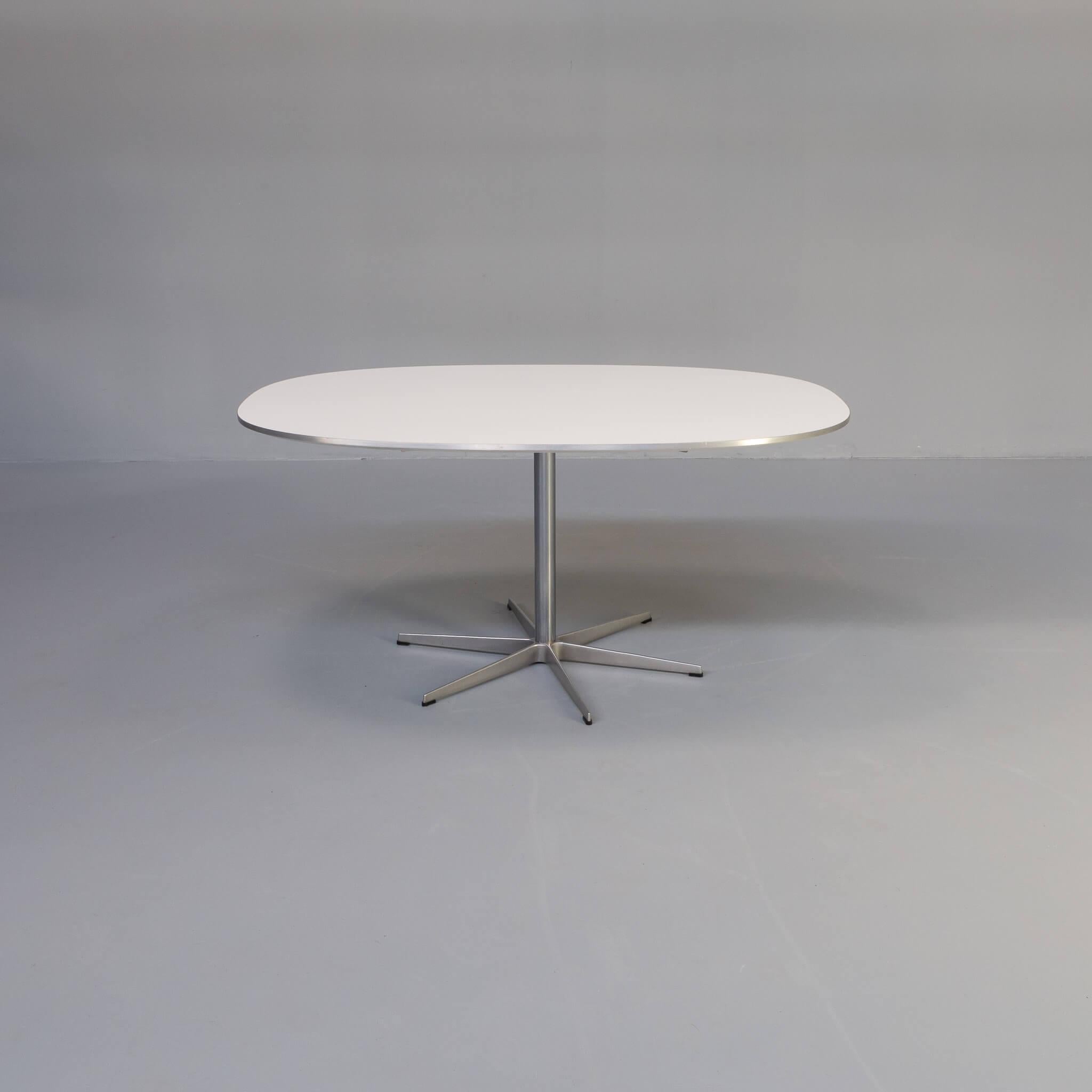 Piet Hein, Arne Jacobsen, and Bruno Mathsson for Fritz Hansen. This design was originally introduced in 1968 and was part of a collaboration between Hein, Jacobsen, and Mathsson. Fritz Hansen’s Table Series includes the Superellipse, the