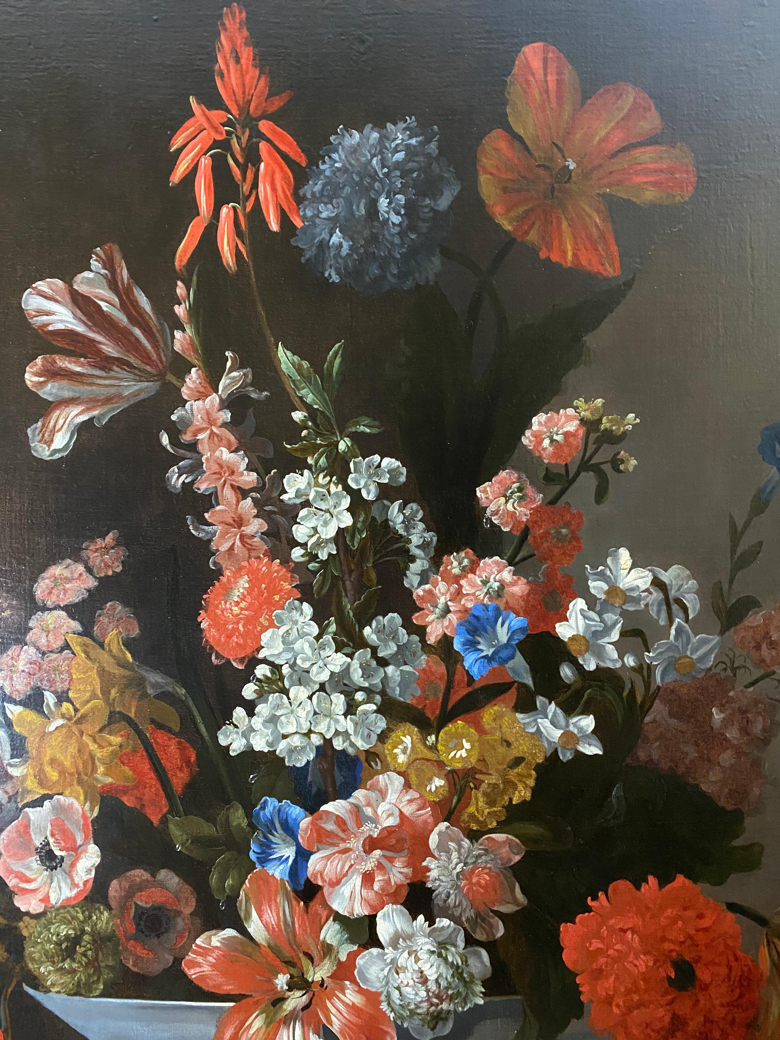 Nature morte florale hollandaise du 18e siècle avec un bol chinois et une draperie orange - Maîtres anciens Painting par Pieter Casteels III
