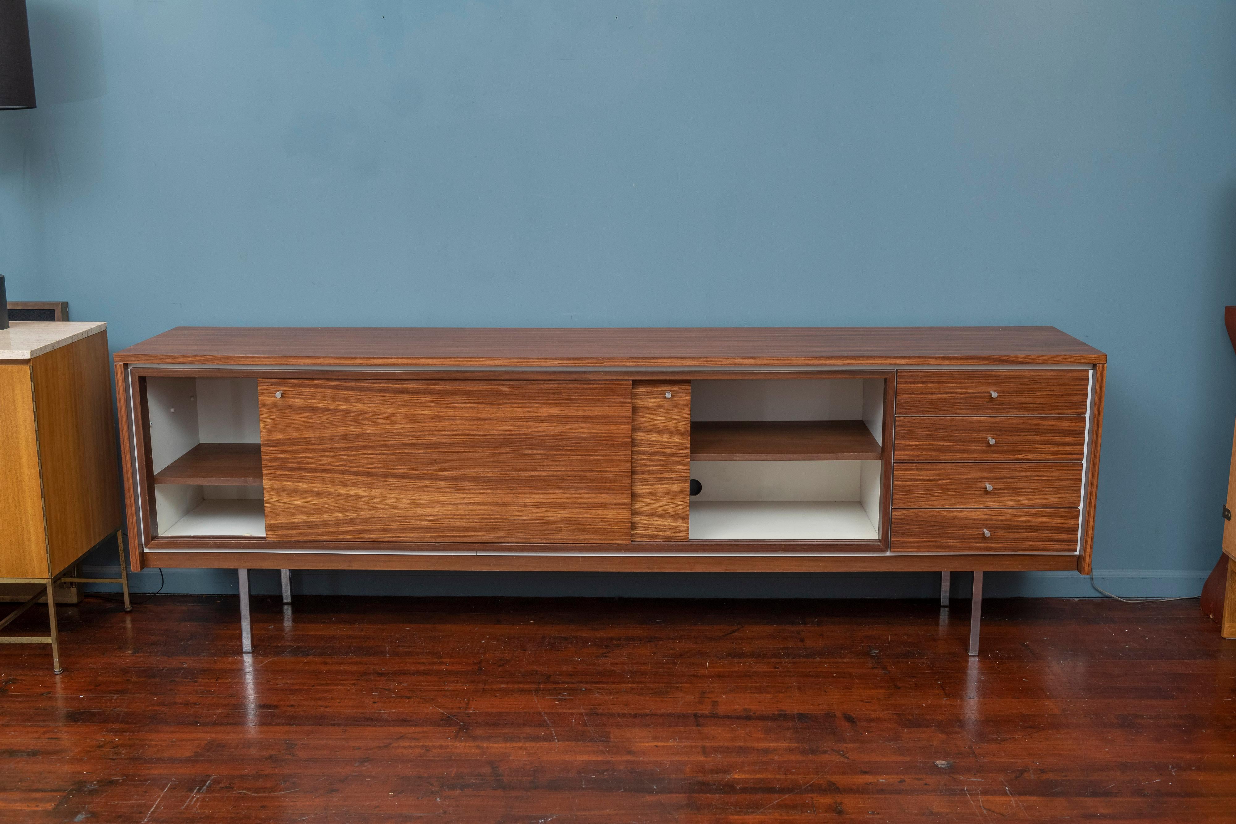 Mid-Century Modern Pieter De Bruyne Credenza for V-Form, Belgium For Sale