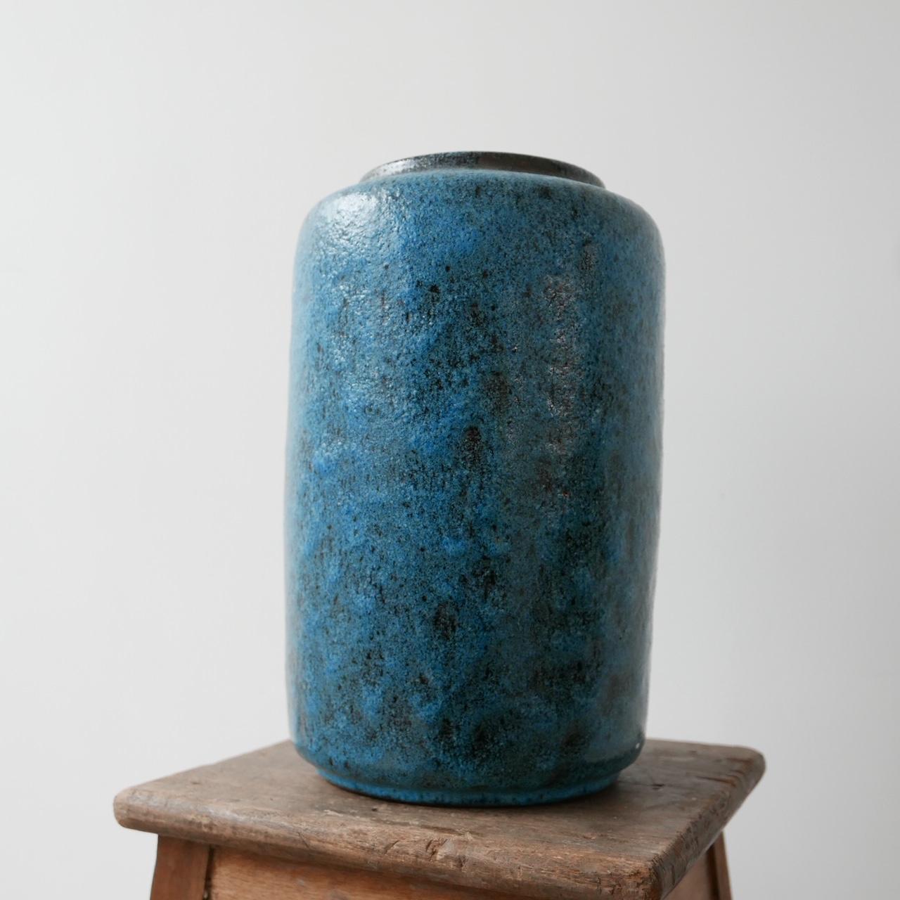A mid-sized vase by Pieter Groeneveldt.

Holland, c1960s. 

Blue lava colour. 

Good condition. 

Dimensions: 22 Diameter x 35 Height in cm. 

Delivery: POA.

 