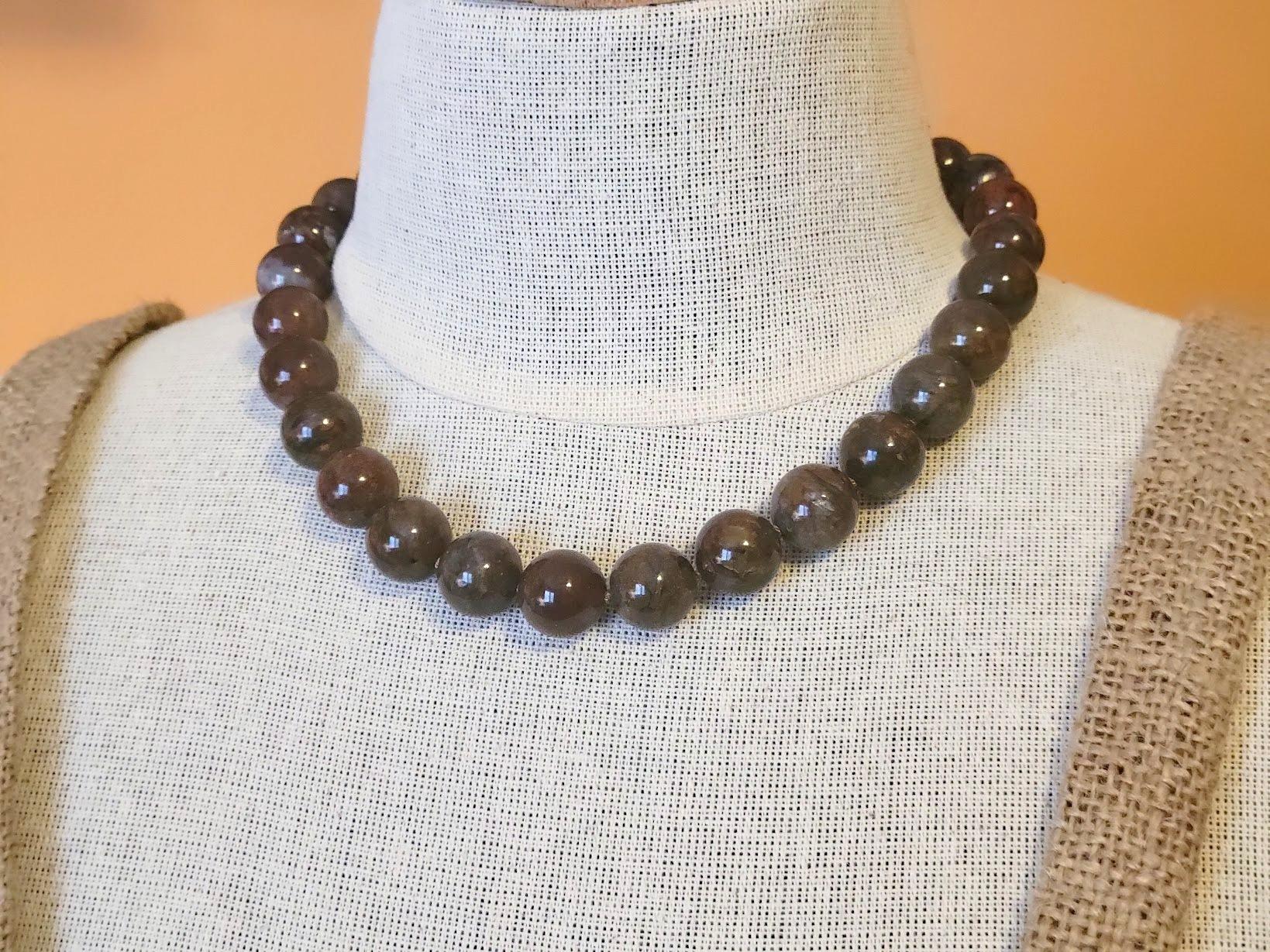 Collier noué Pietersite en vente 1