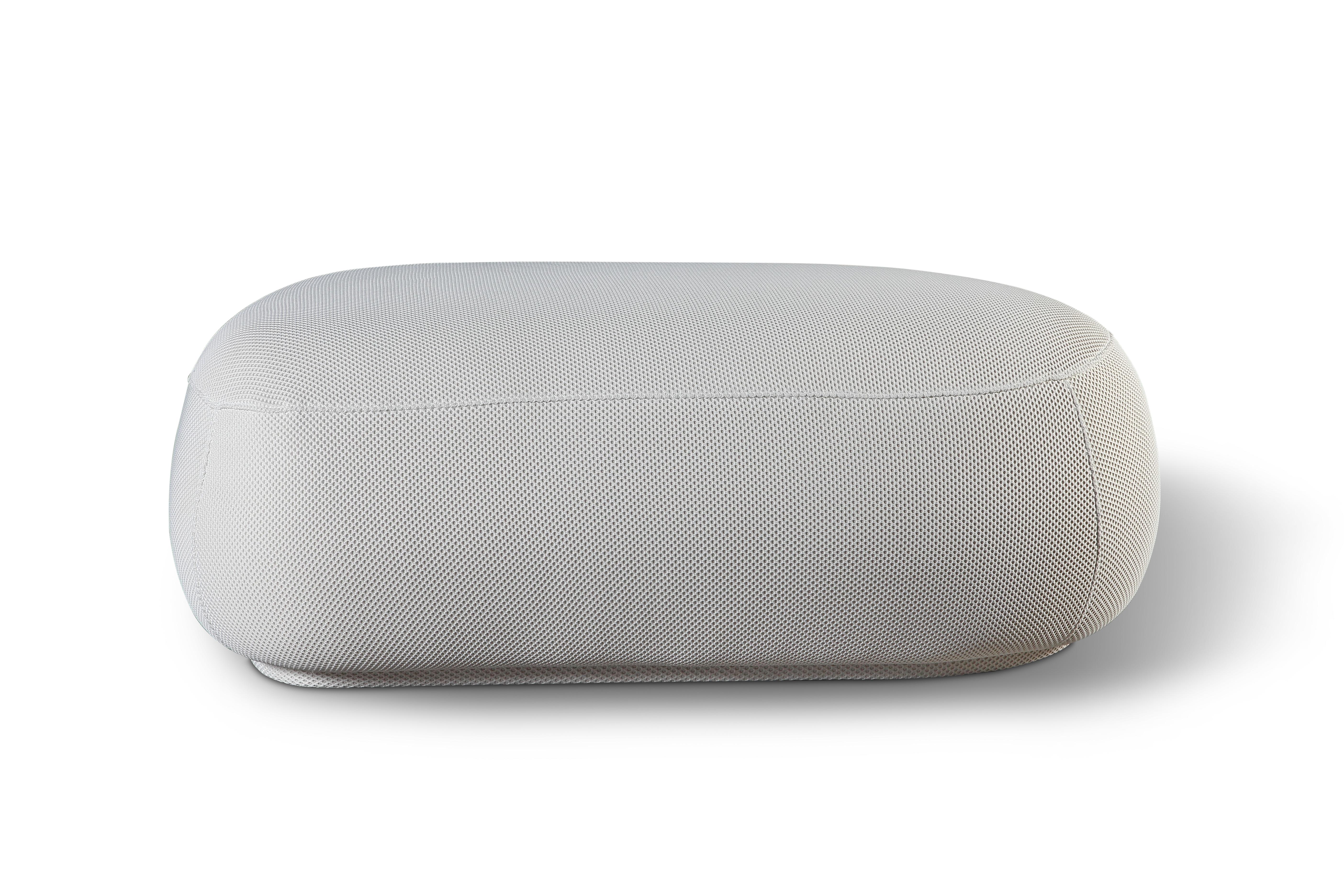 From Italian: Stone
The designer Marta Manente is of Italian descent, her great-grandparents migrated from Italy over 100 years ago and lived in the region of Bento Gonçalves – Brazil on the mountains that surround the Rio das Antas. The river that