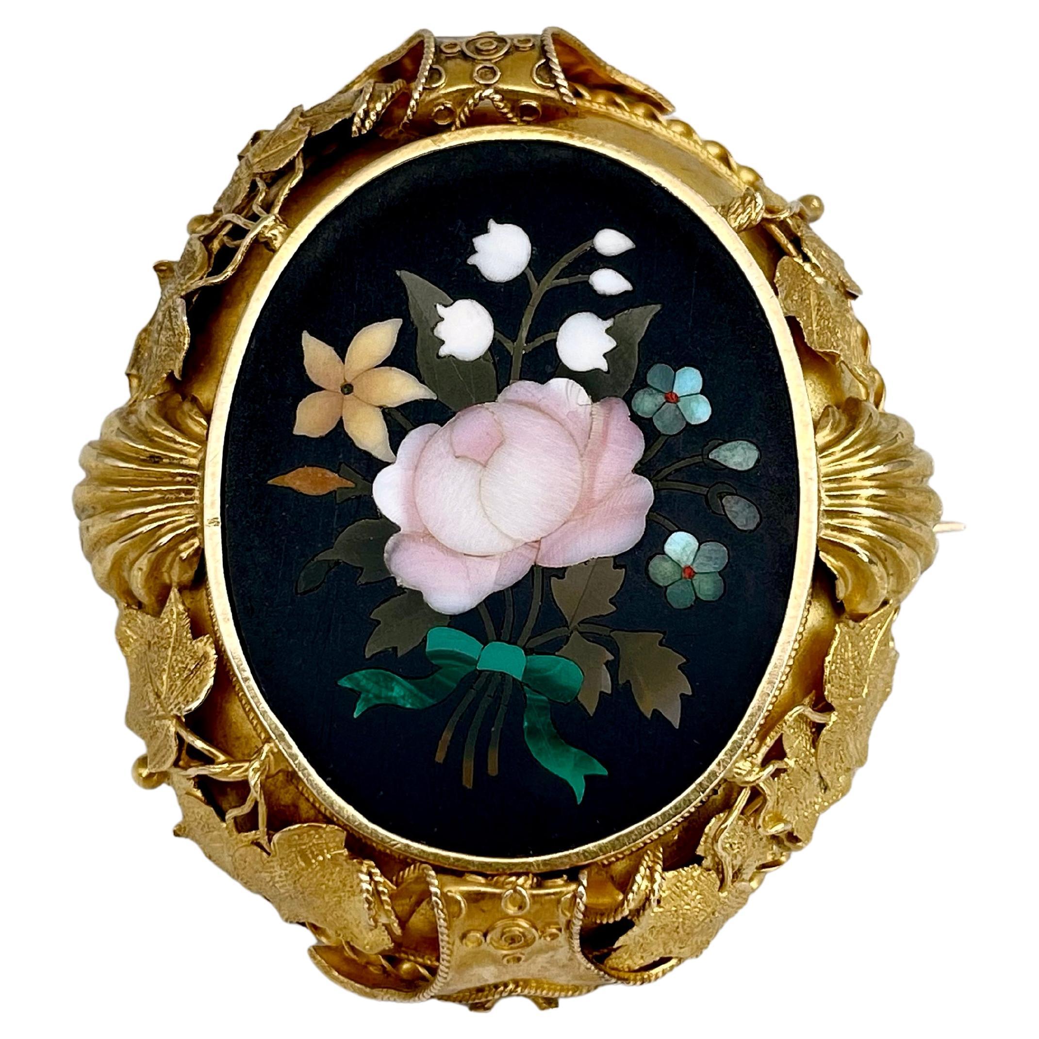 Pietra Dura Broche ovale victorienne en or 18 carats avec mosaïque de fleurs en forme de bouquet