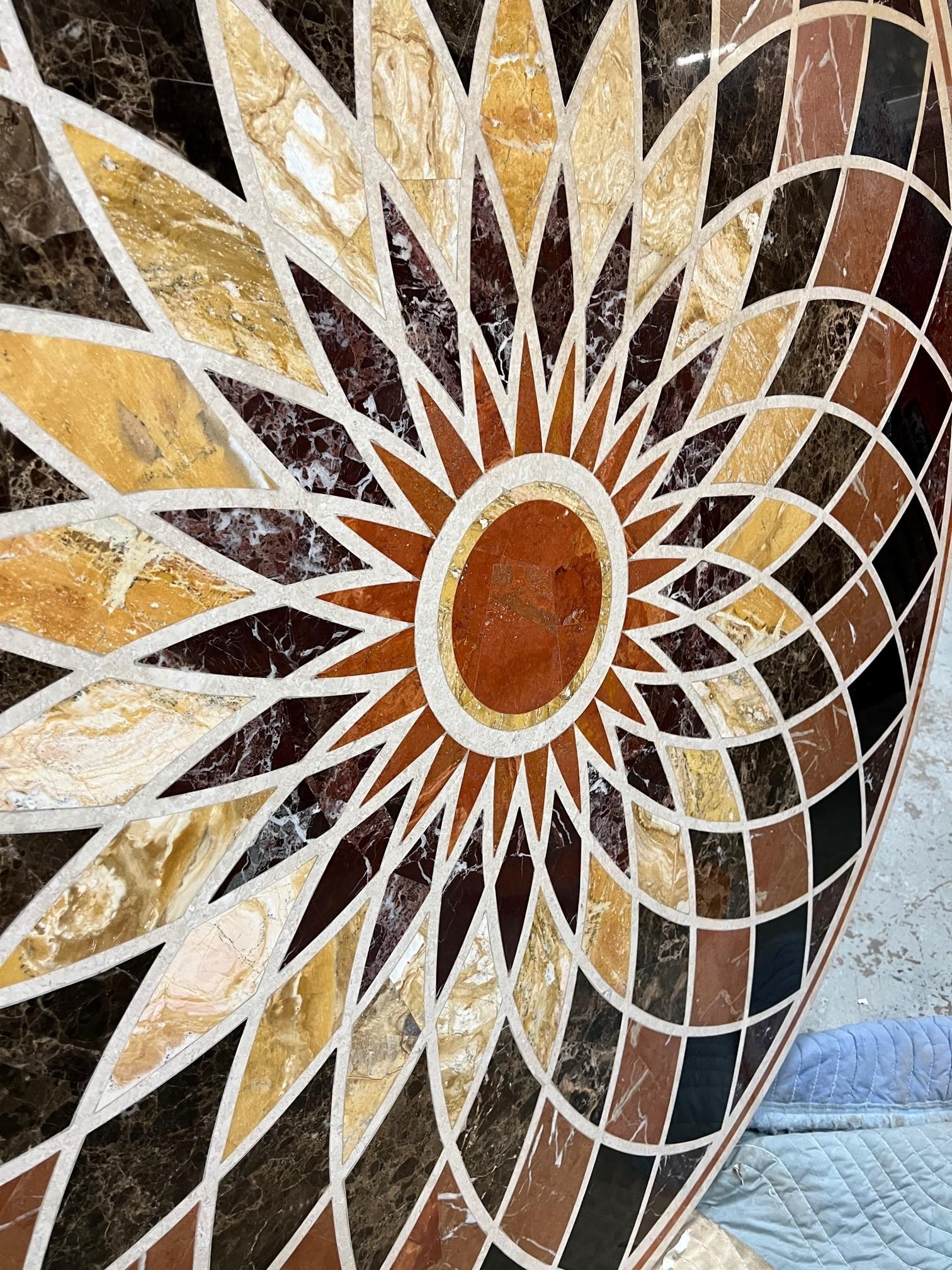 Table ronde Pietra Dura de 60 pouces, plateau en mosaïque de pierre   en vente 1