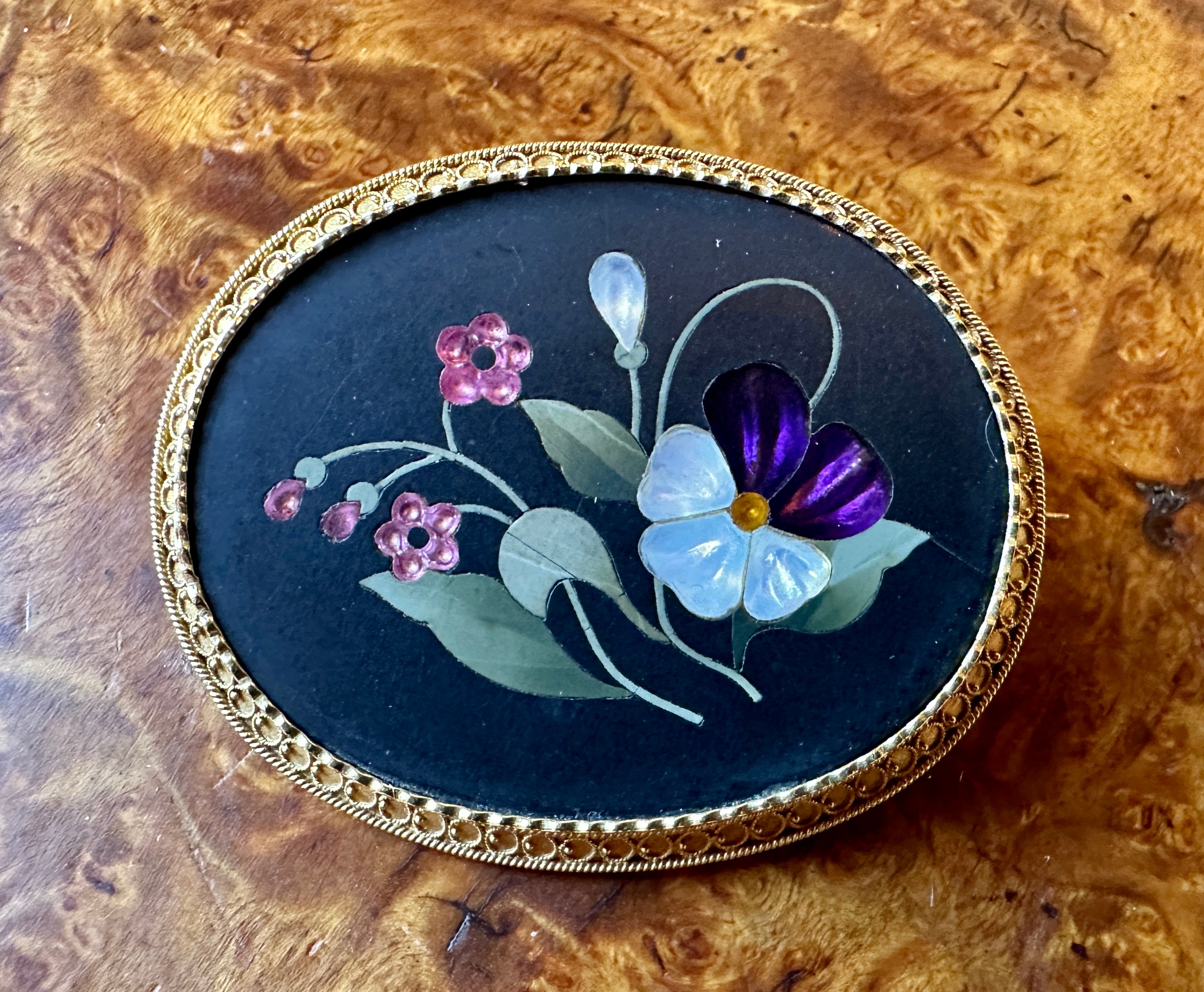 Etruscan Revival Pietra Dura Amethyst Pansy Flower Brooch Pin 14K Gold Antique Victorian Etruscan For Sale