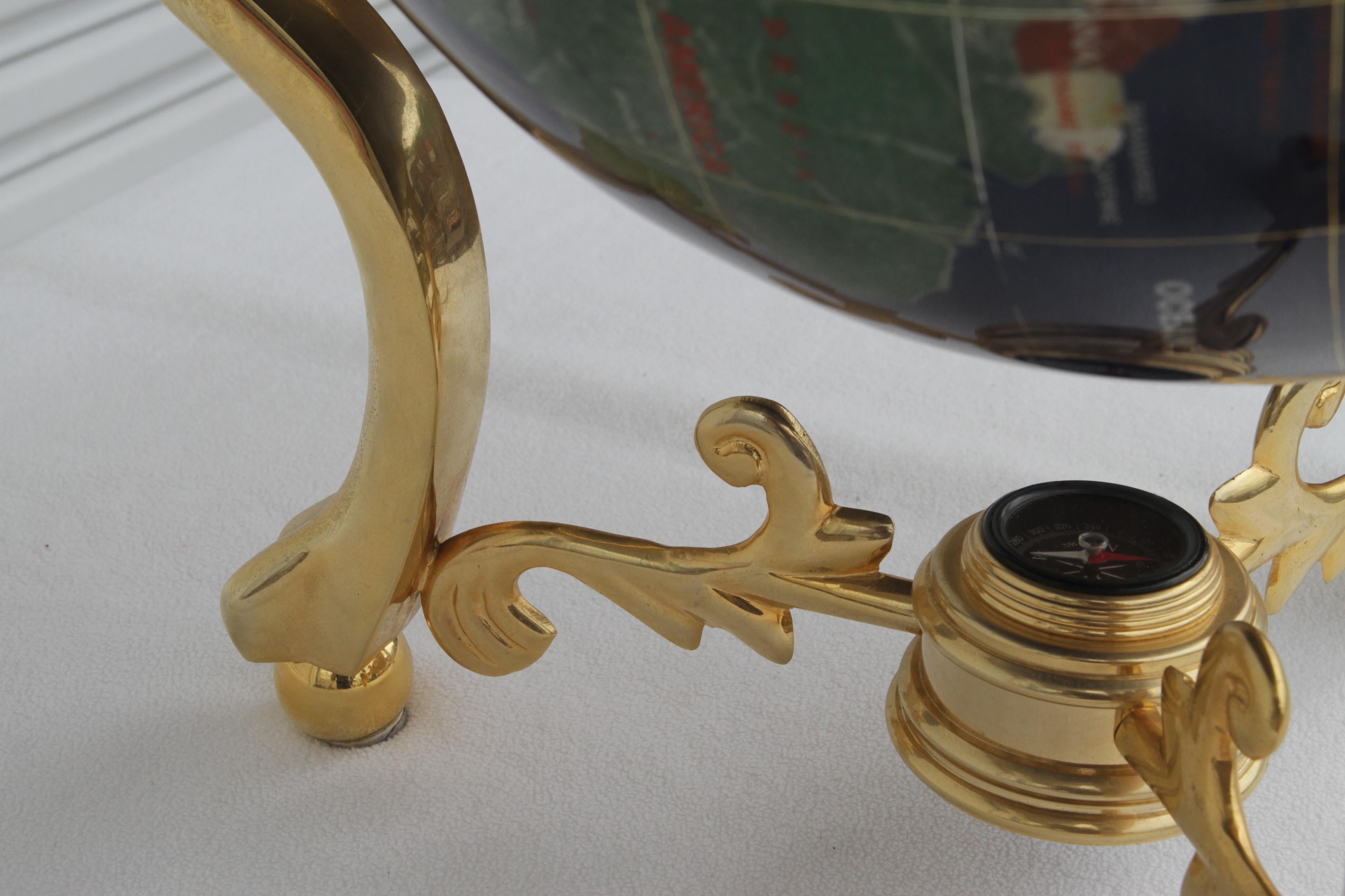 Globe Pietra Dura et laiton attribué à Maitland Smith en vente 4