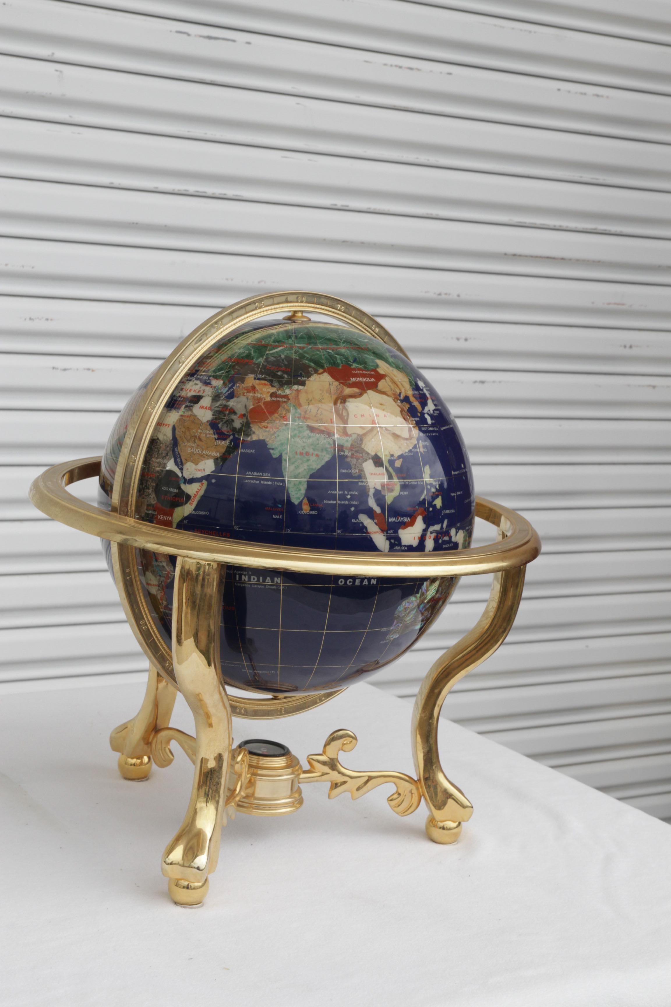 20ième siècle Globe Pietra Dura et laiton attribué à Maitland Smith en vente