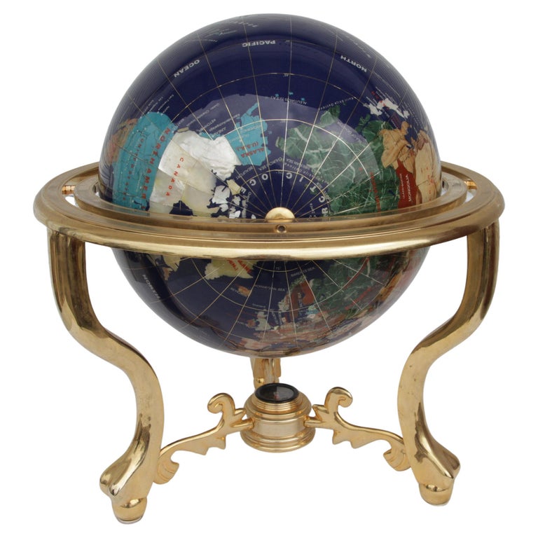Globe Terrestre Sur Socle En Bois Noirci Et Lai