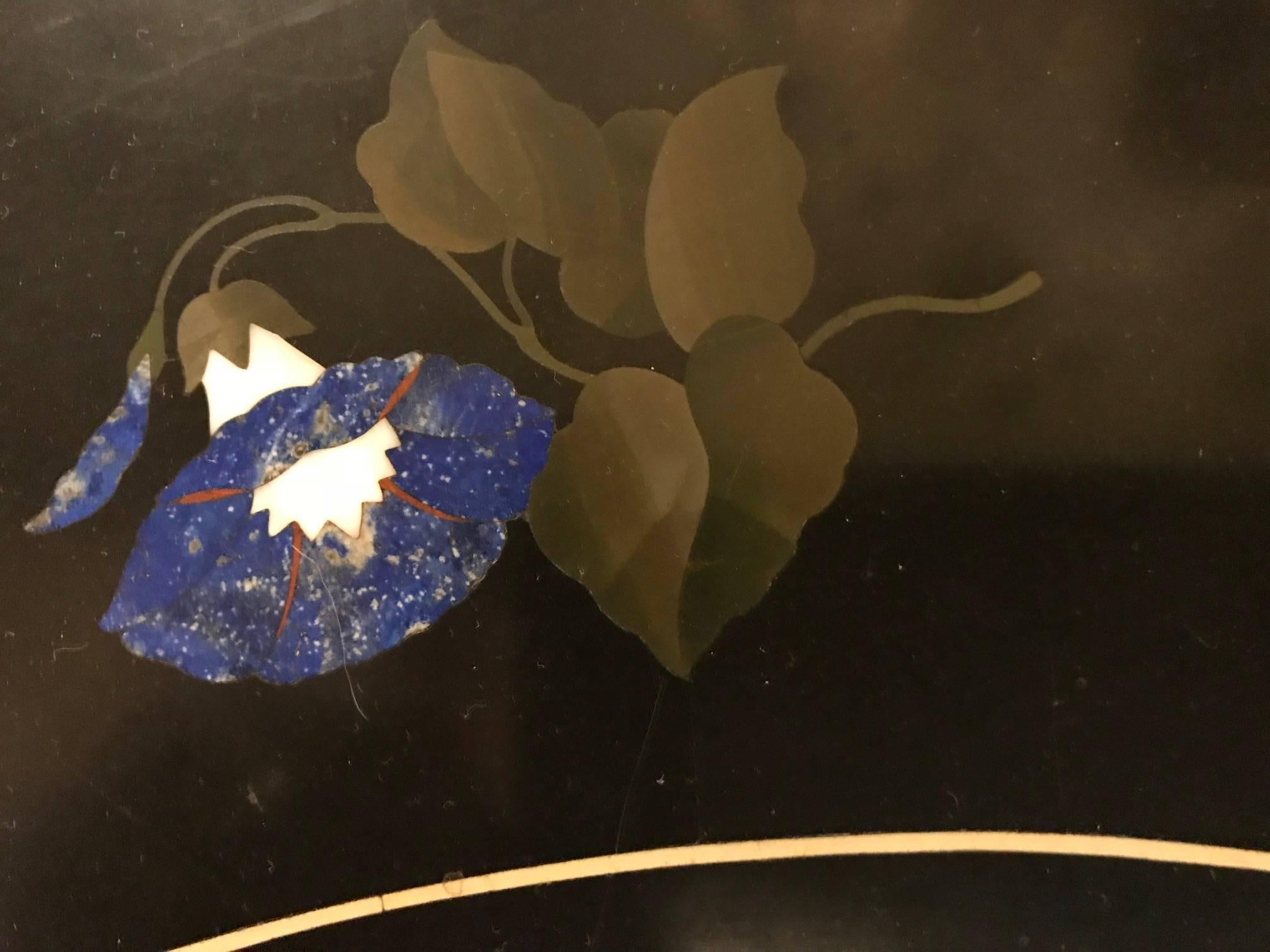Table circulaire Pietra Dura et victorienne sur socle à piédestal en bois doré en vente 6