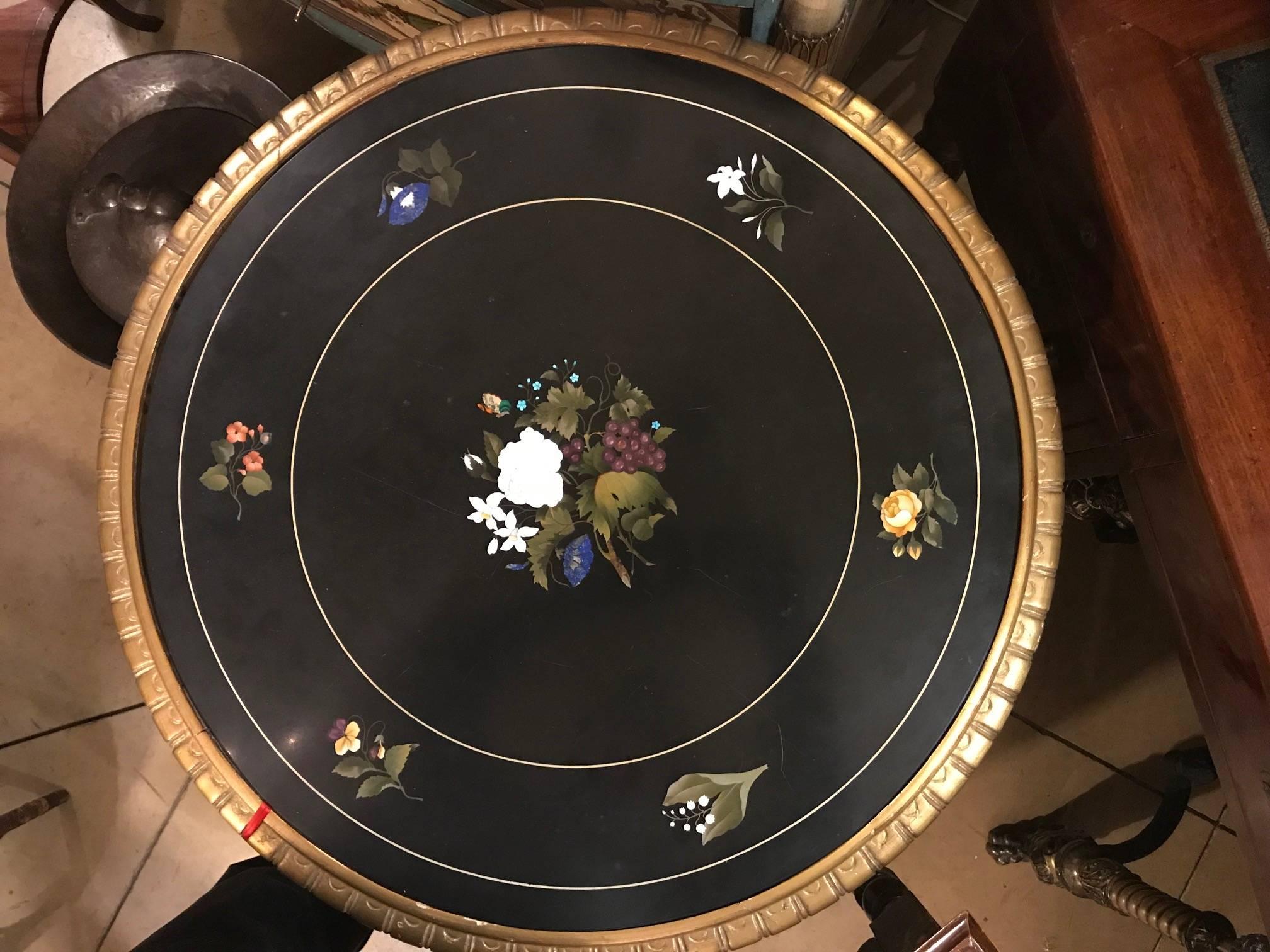 Pietra Dura and Victorian Circular Table on Giltwood Pedestal Base  In Good Condition For Sale In Montreal, QC