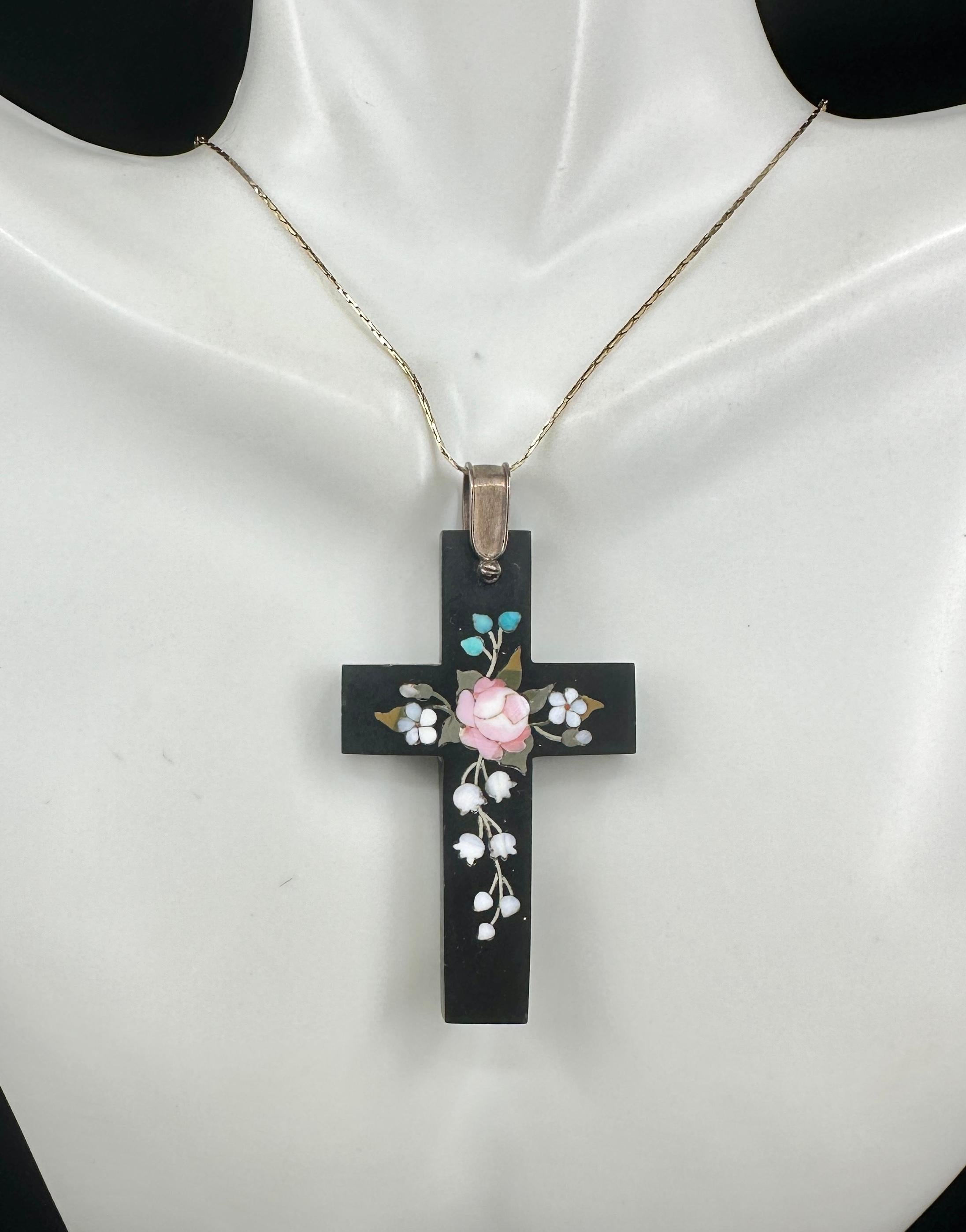 Pietra Dura Croce Rosa Mughetto Collana con ciondolo in oro vittoriano in vendita 2