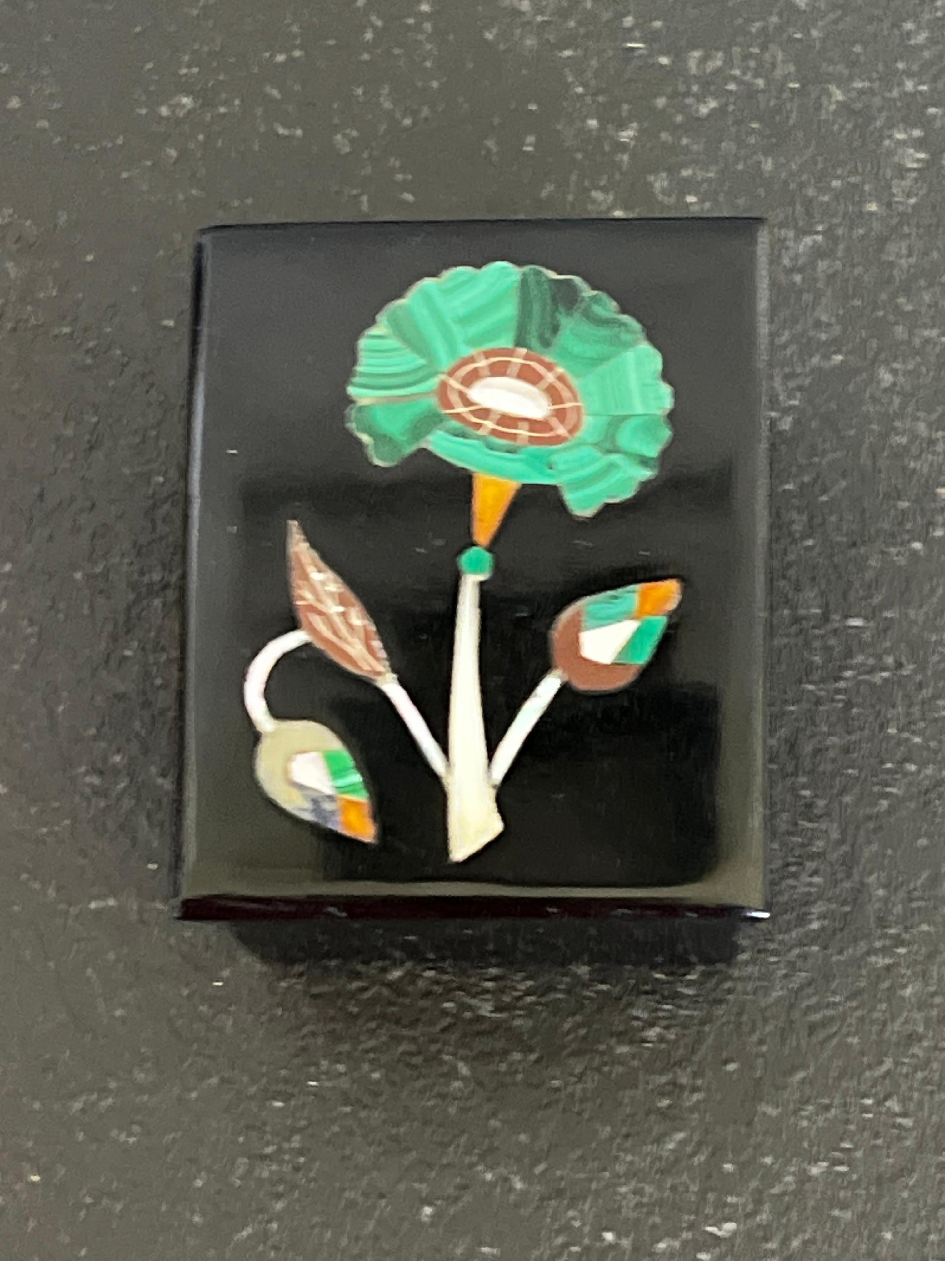 Hand-Crafted Pietra Dura Flower Motif Inlaid Marble Box Rajasthan India, Malachite