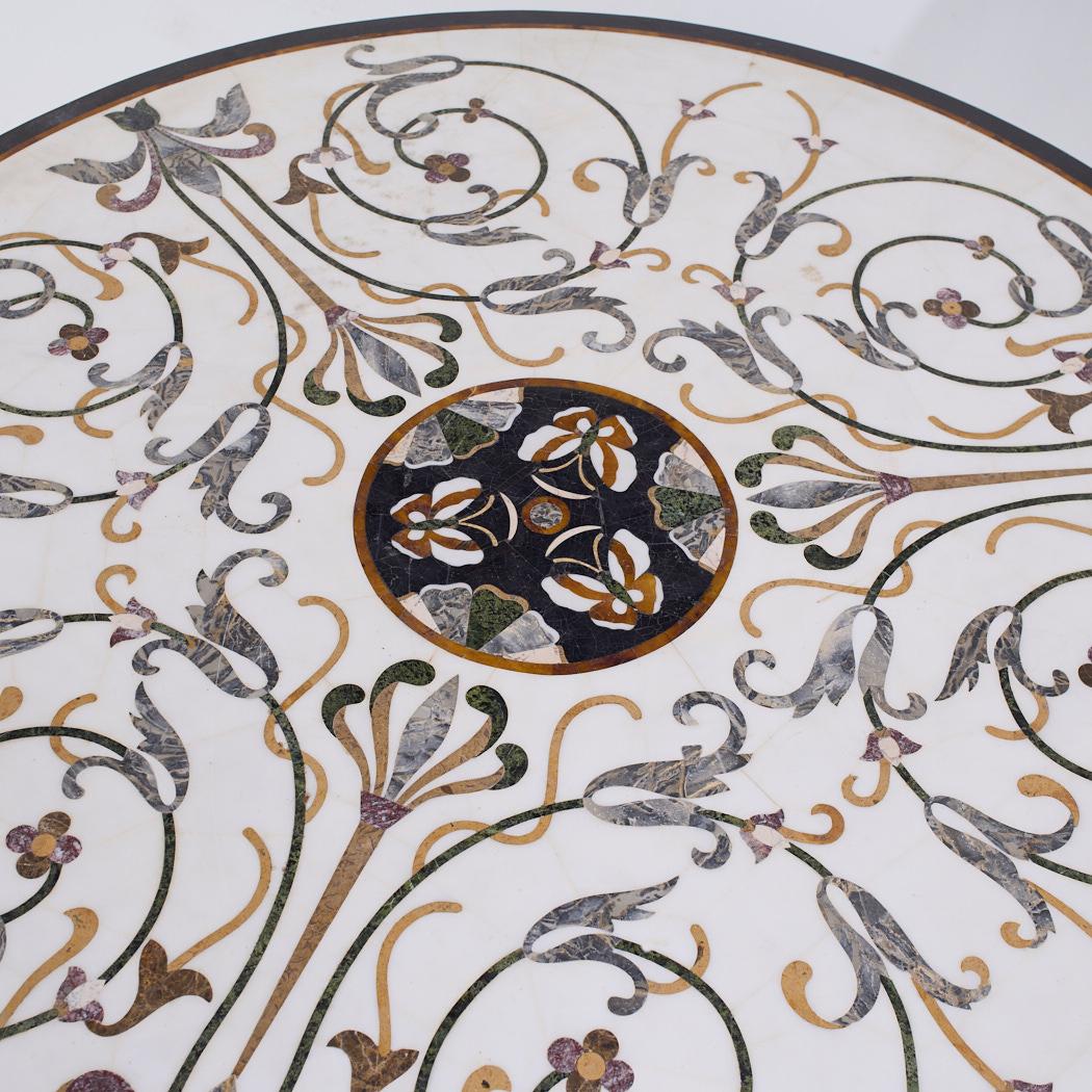 Pietra Dura Hollywood Regency Inlaid Stone Center Table In Good Condition For Sale In Countryside, IL