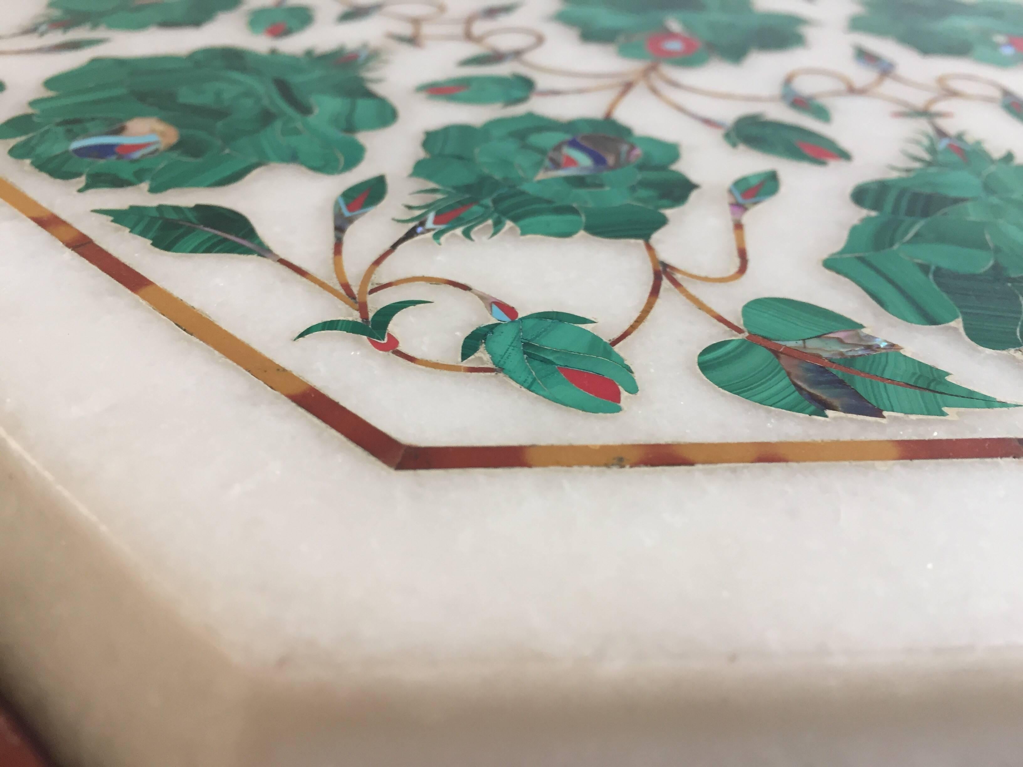 Indian Pietra Dura Marble-Topped Octagonal Table Inlaid in Taj Mahal Anglo Raj Style