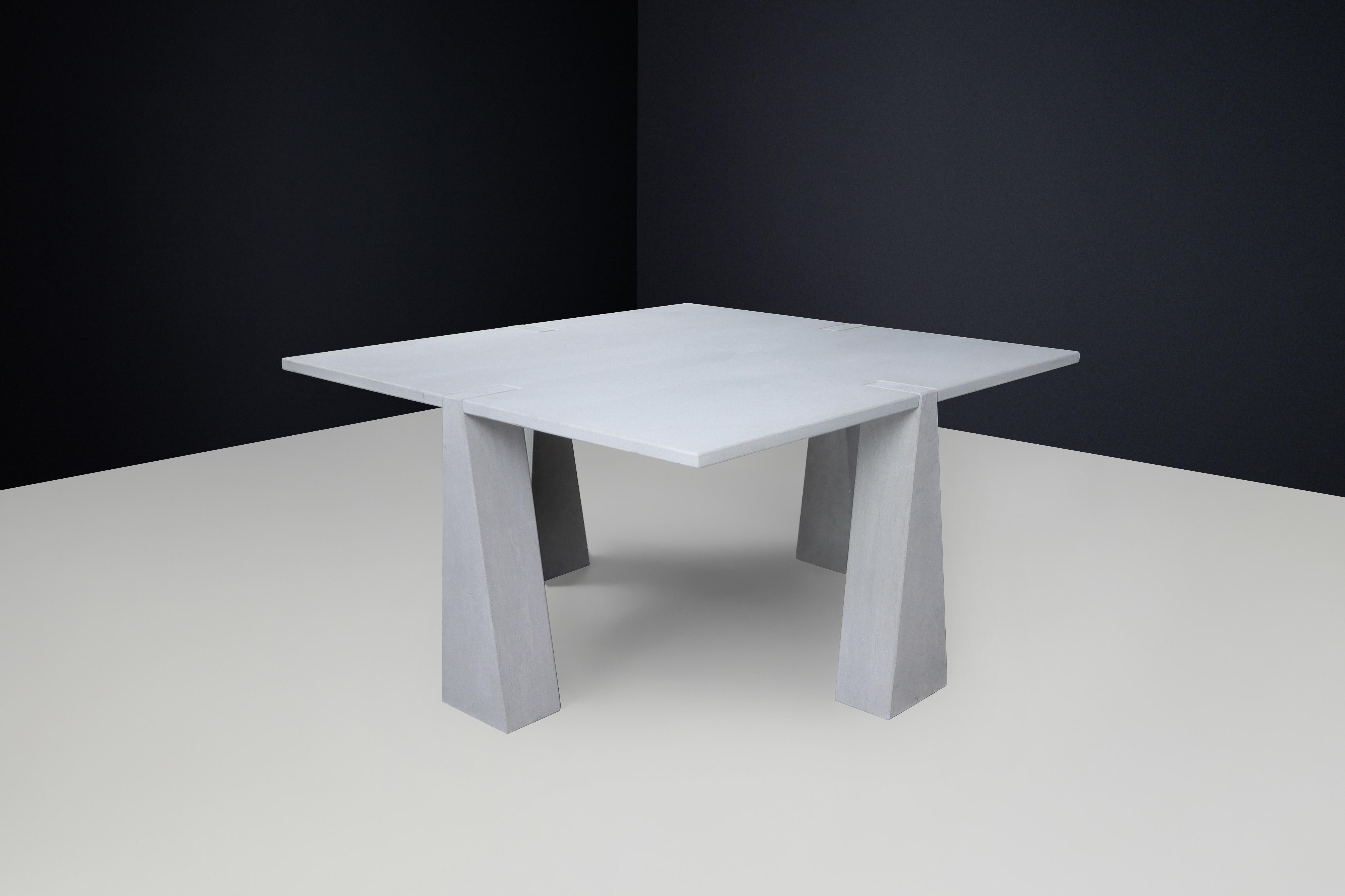 Table de salle à manger ou de centre Pietra Serena 'Inca' par Angelo Mangiarotti pour Skipper, Italie, 1978

La gamme 