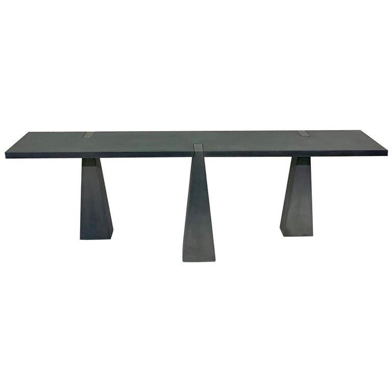 Consola de piedra Pietra Serena de Angelo Mangiarotti para Skipper, Italia, 1978.