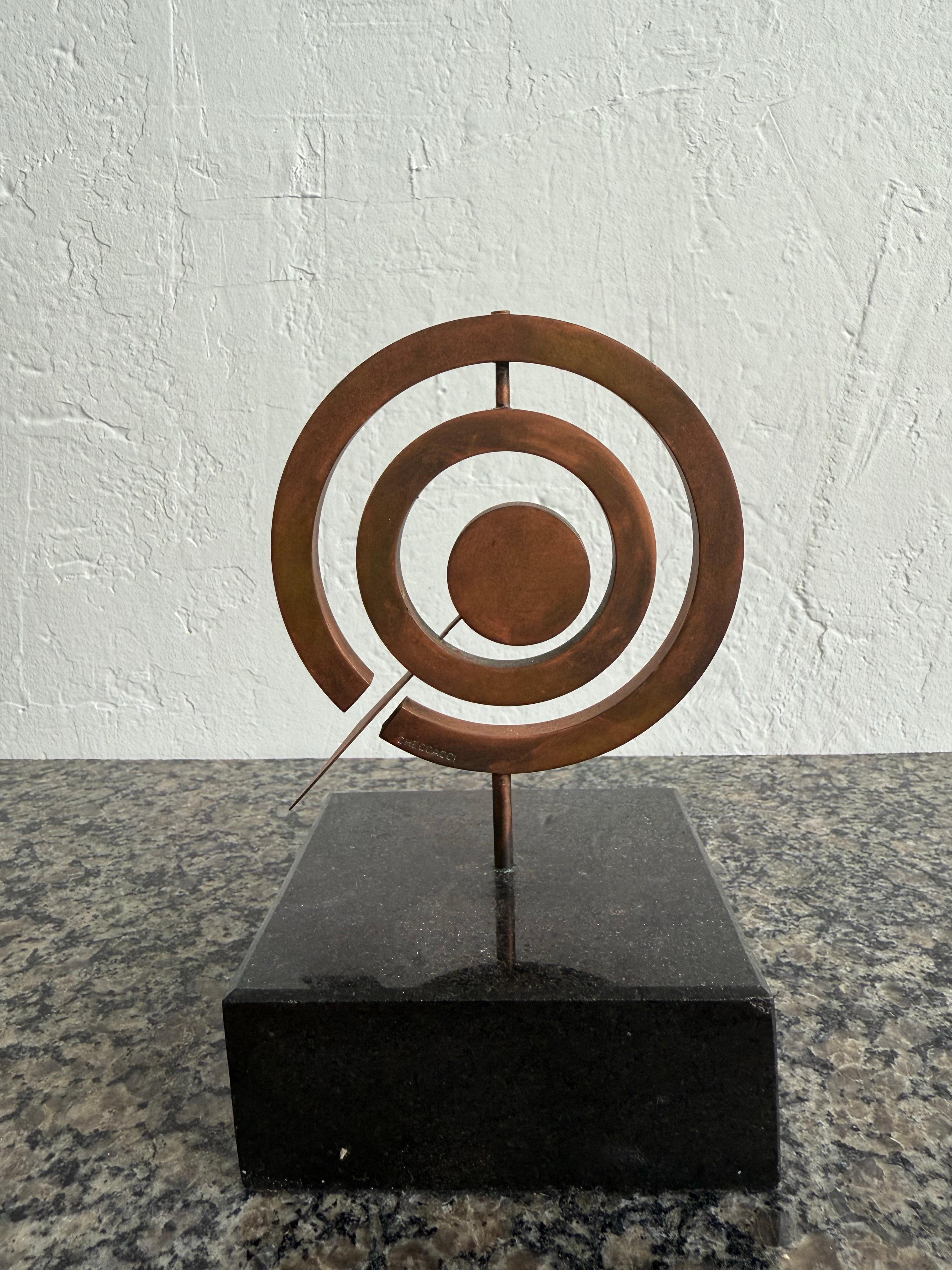 Pietrina Checcacci, brasilianische moderne kinetische Kupferskulptur auf Granitsockel, Pietrina im Zustand „Gut“ im Angebot in Miami, FL