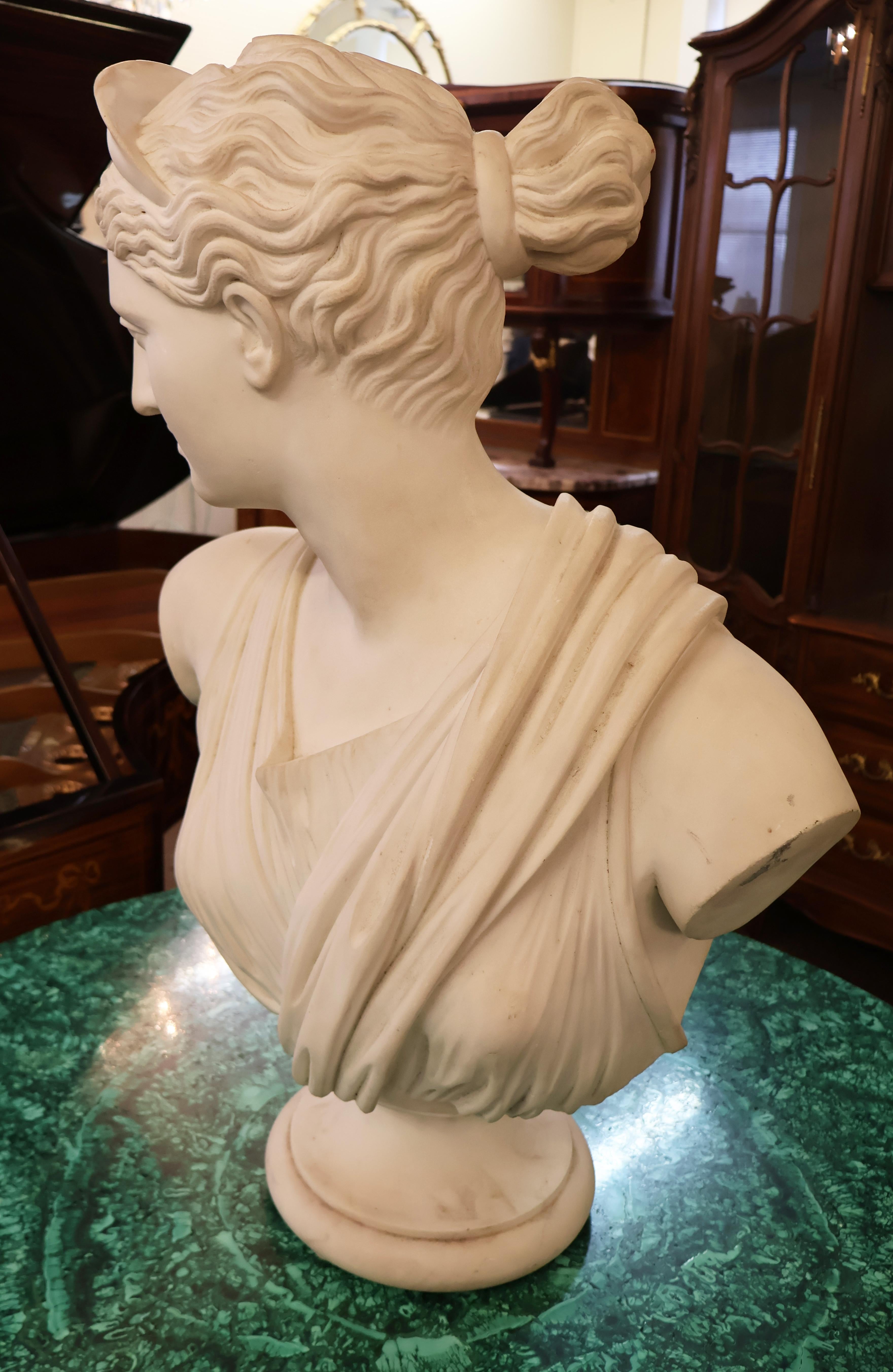 Pietro Bazzanti 19th Century Italian Carrara Marble Bust of Roman Woman In Good Condition For Sale In Long Branch, NJ