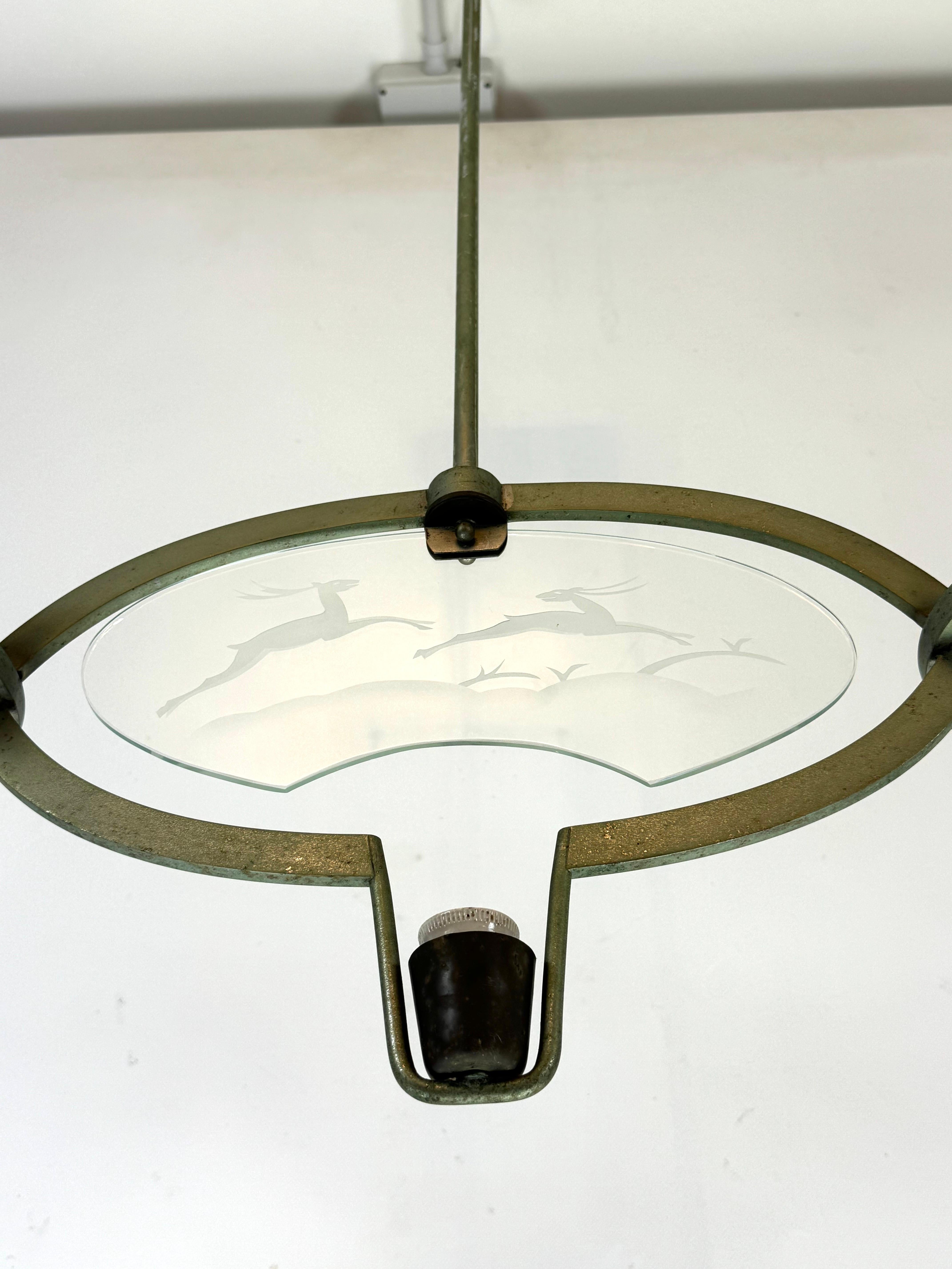 Pietro Chiesa, Art Deco chandelier in solid lacquered brass and glass. Italy 193 For Sale 4