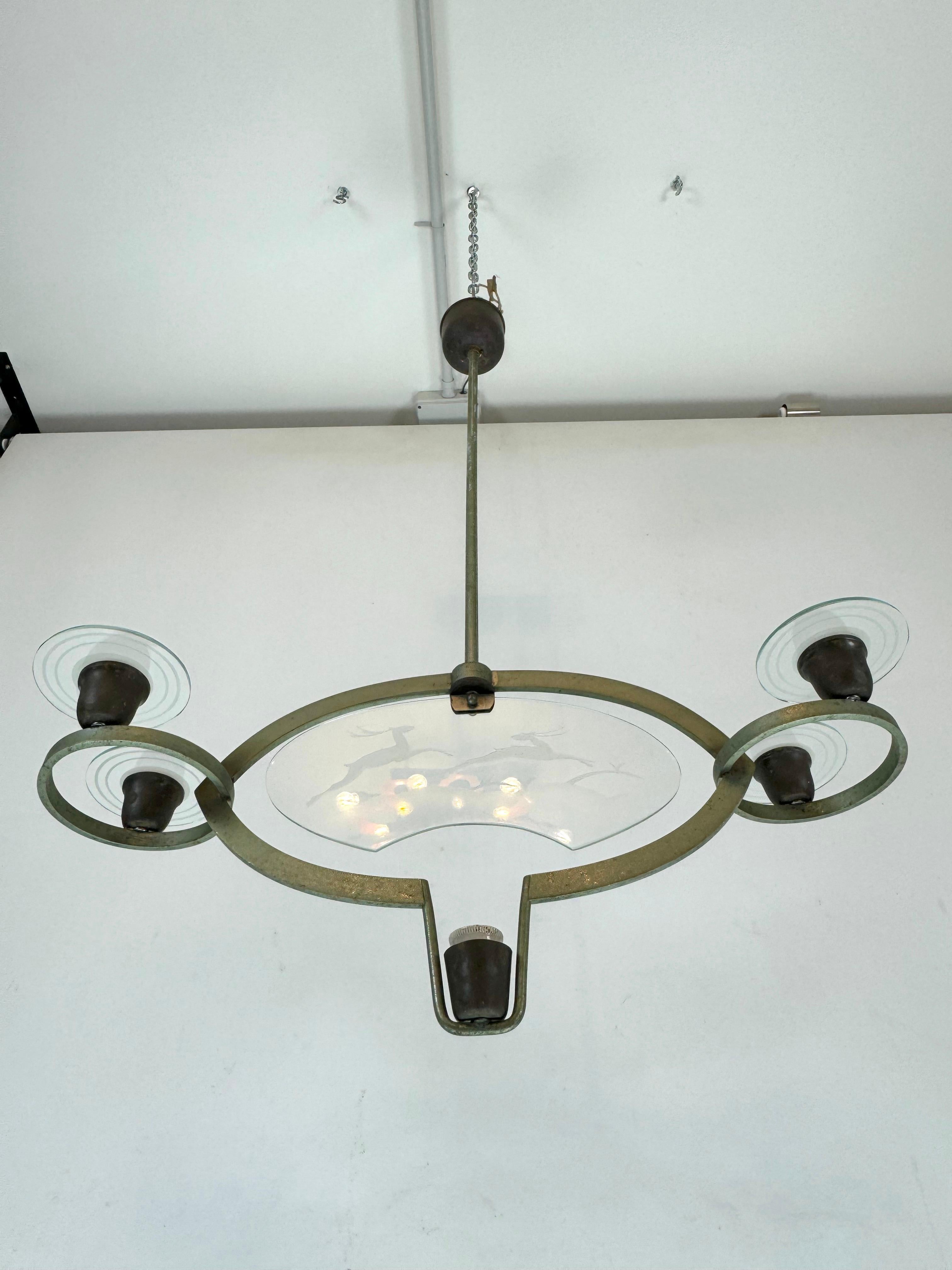 Pietro Chiesa, Art Deco chandelier in solid lacquered brass and glass. Italy 193 For Sale 5