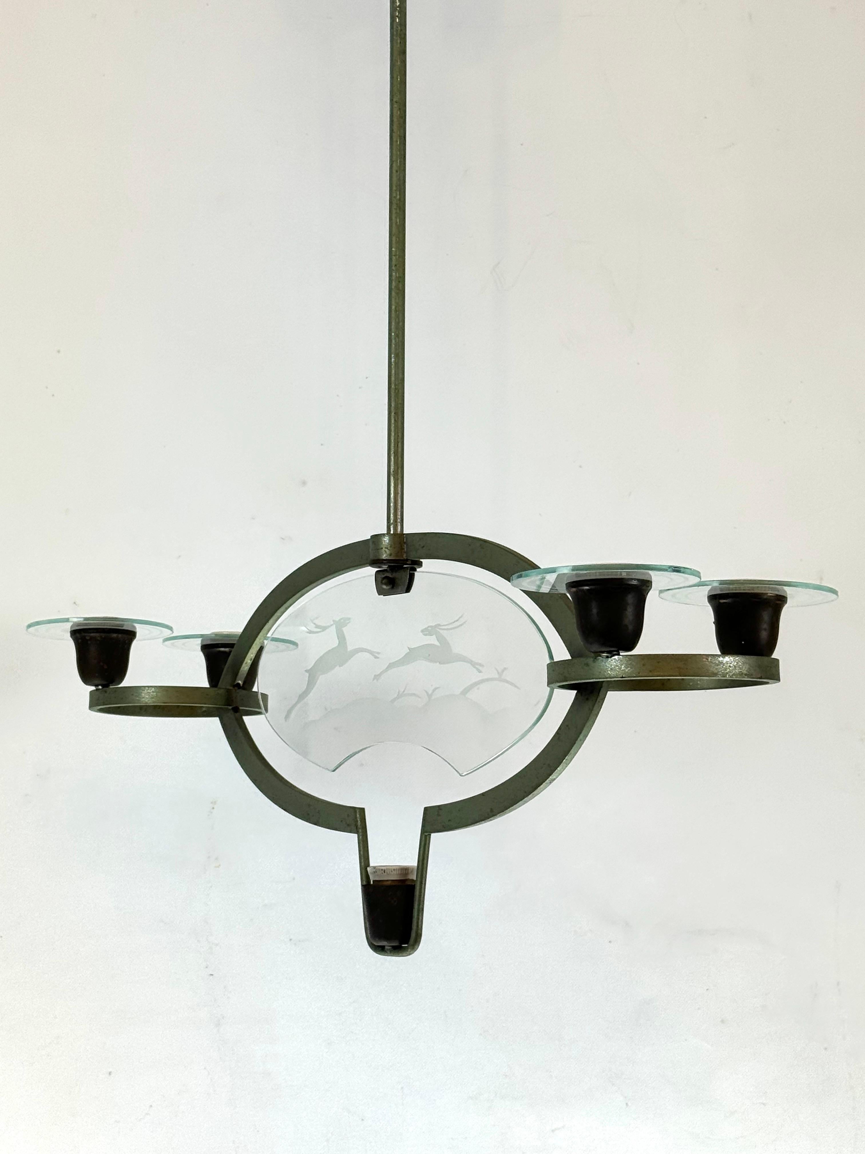 Pietro Chiesa, Art Deco chandelier in solid lacquered brass and glass. Italy 193 For Sale 8