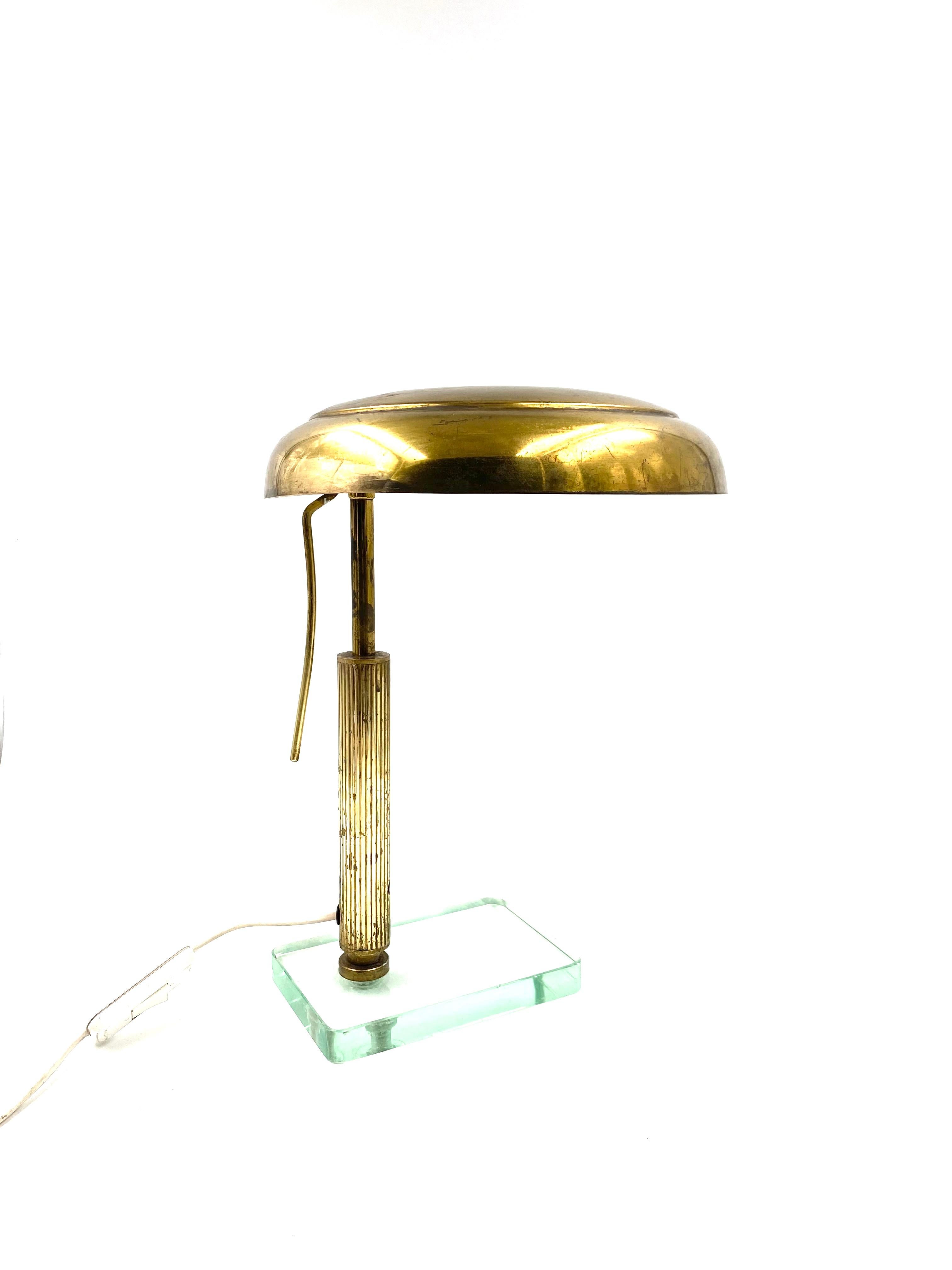 Italian Pietro Chiesa Attributed., Brass Table / Desk Lamp, Fontana Arte, circa 1940 For Sale