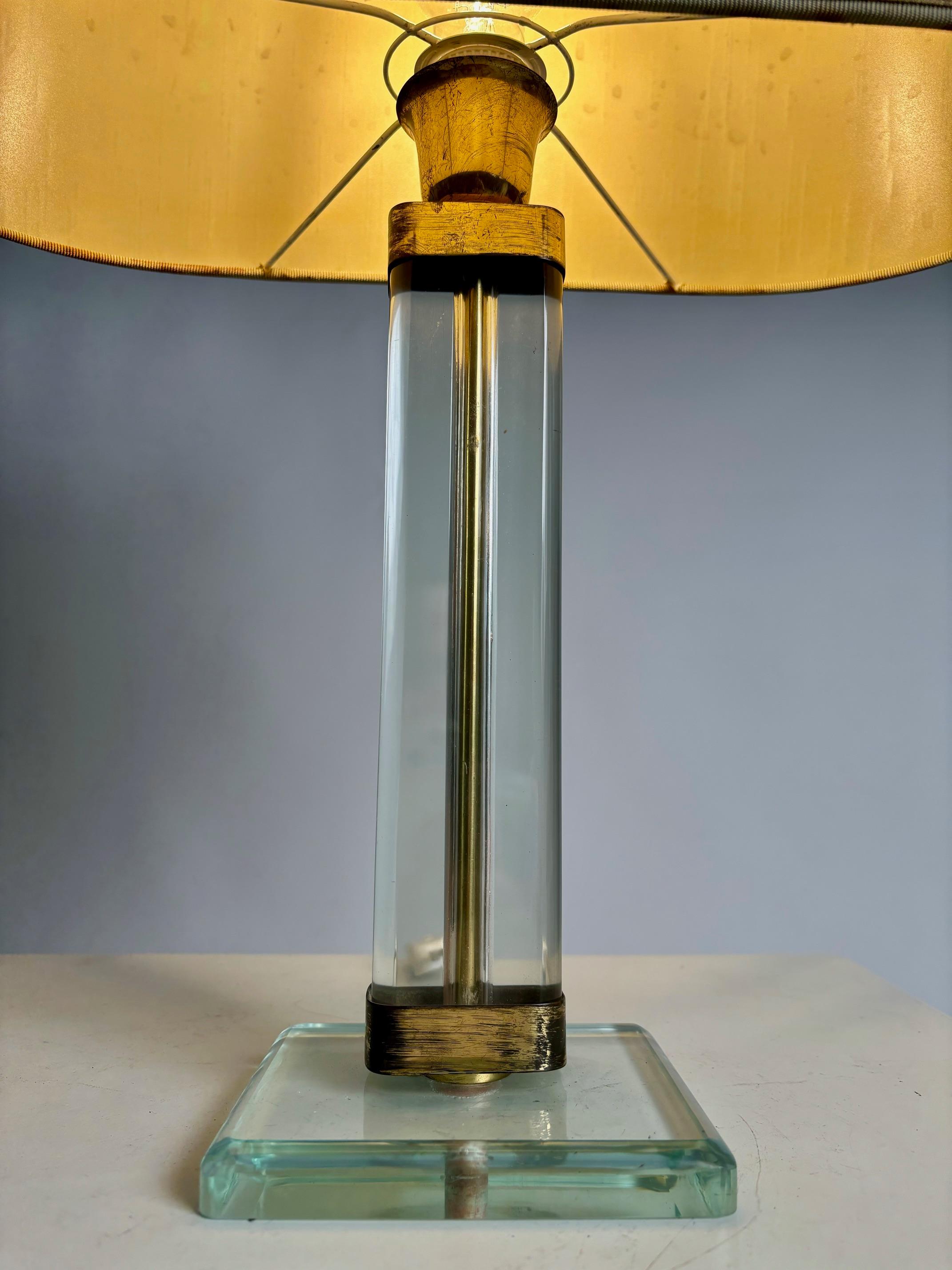 Mid-20th Century Pietro Chiesa, Brass & Glass Table Lamp for Fontana Arte , Italy (Old Edition) For Sale
