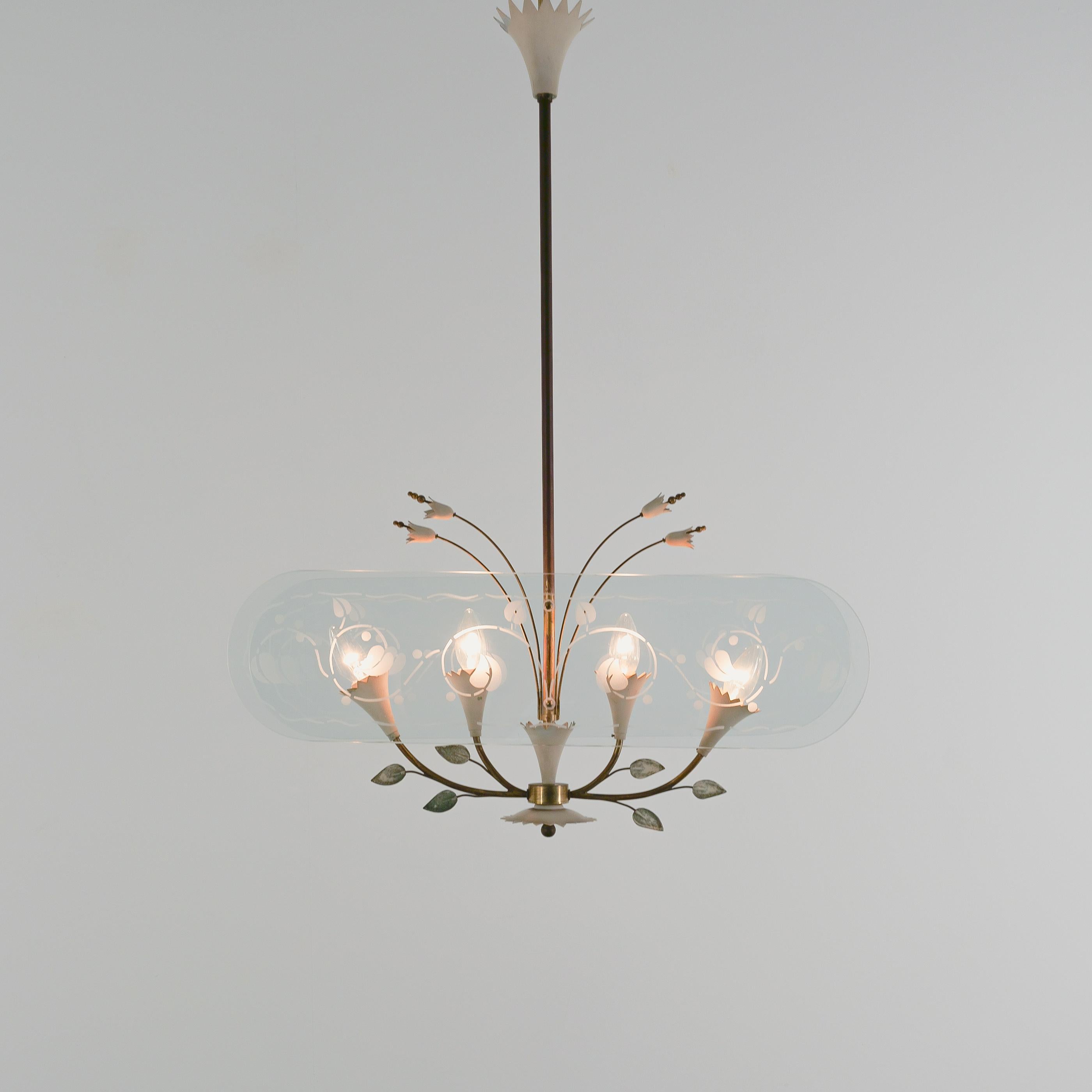 Pietro Chiesa Chandelier Floral Glass with Etched Details Italy, 1950 For Sale 5