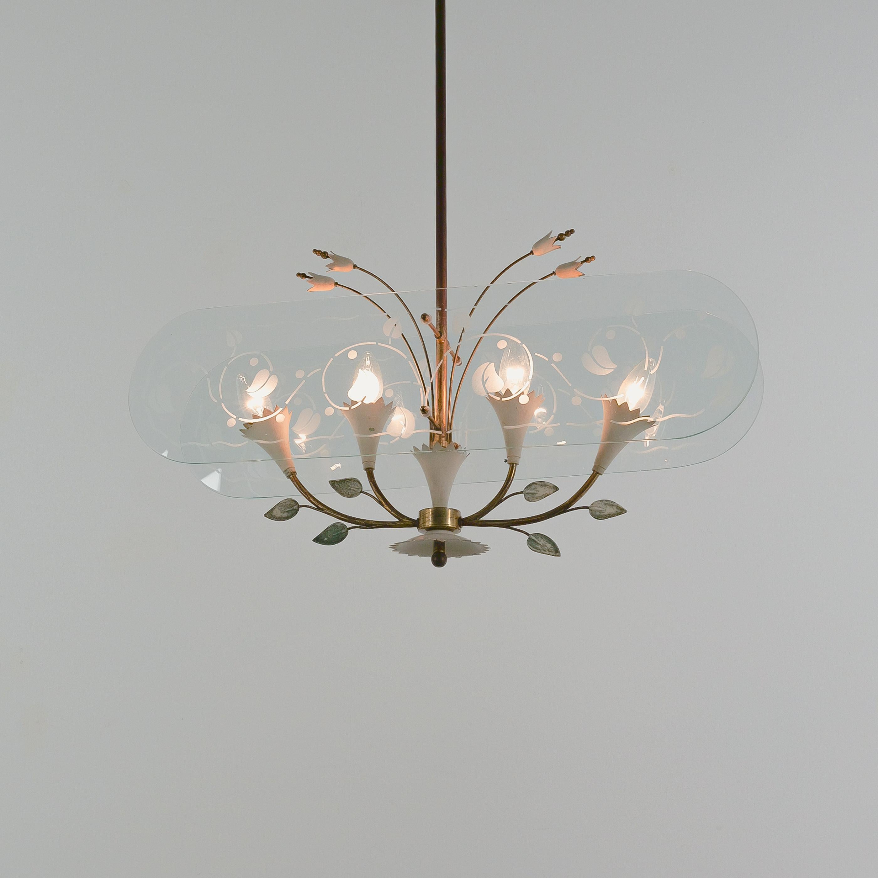 Pietro Chiesa Chandelier Floral Glass with Etched Details Italy, 1950 For Sale 7