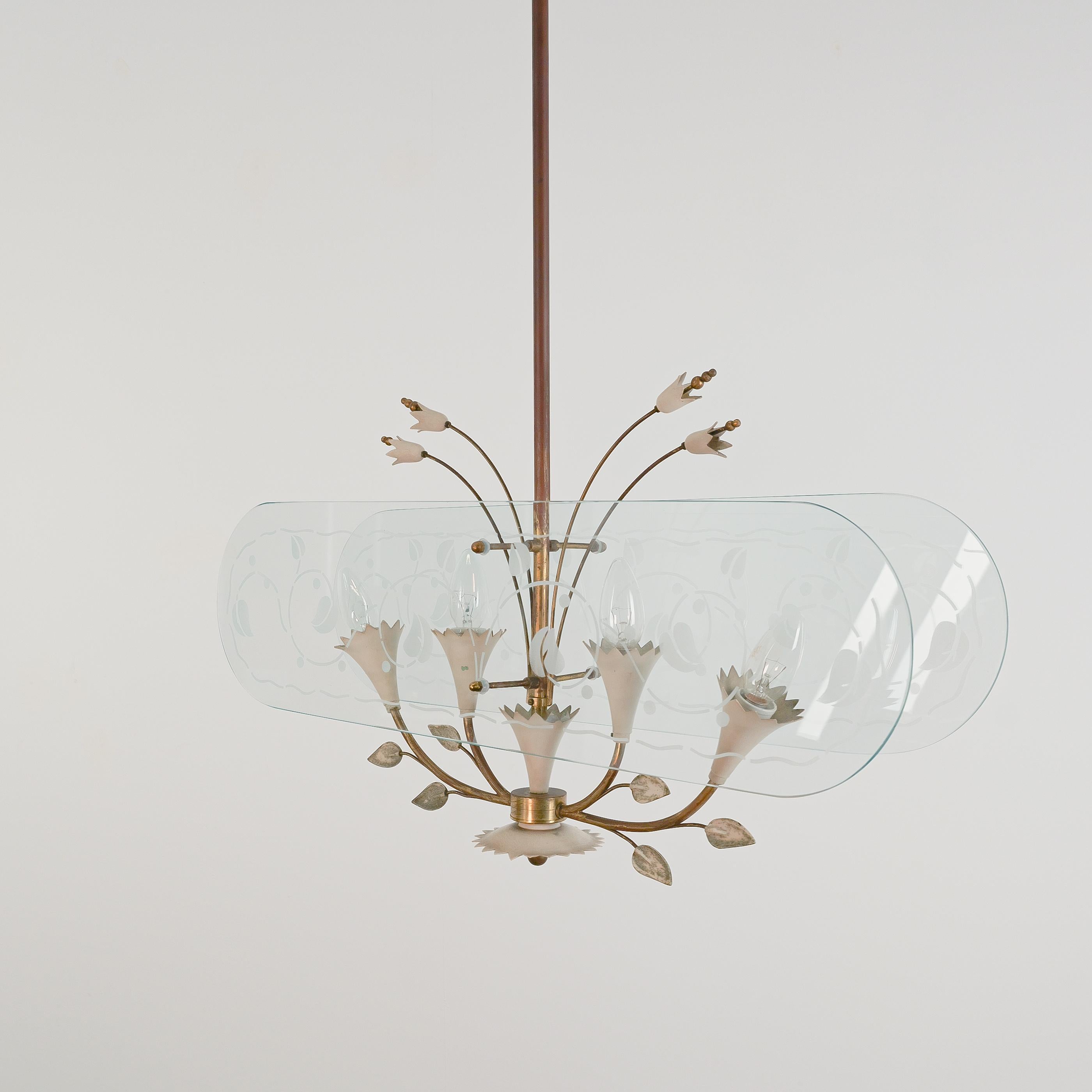 Mid-20th Century Pietro Chiesa Chandelier Floral Glass with Etched Details Italy, 1950 For Sale