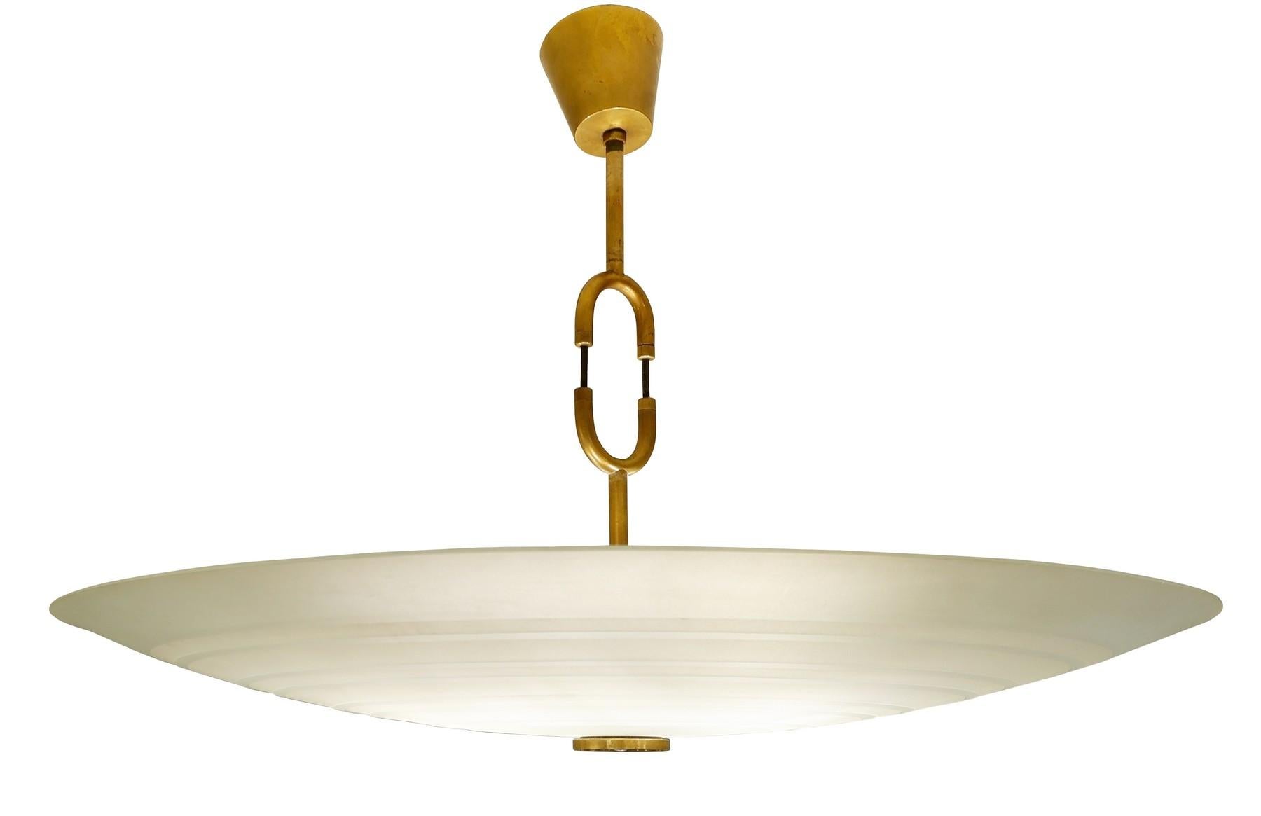 Pietro Chiesa disk chandelier for Fontana Arte, circa 1936

The height is ajustable.
