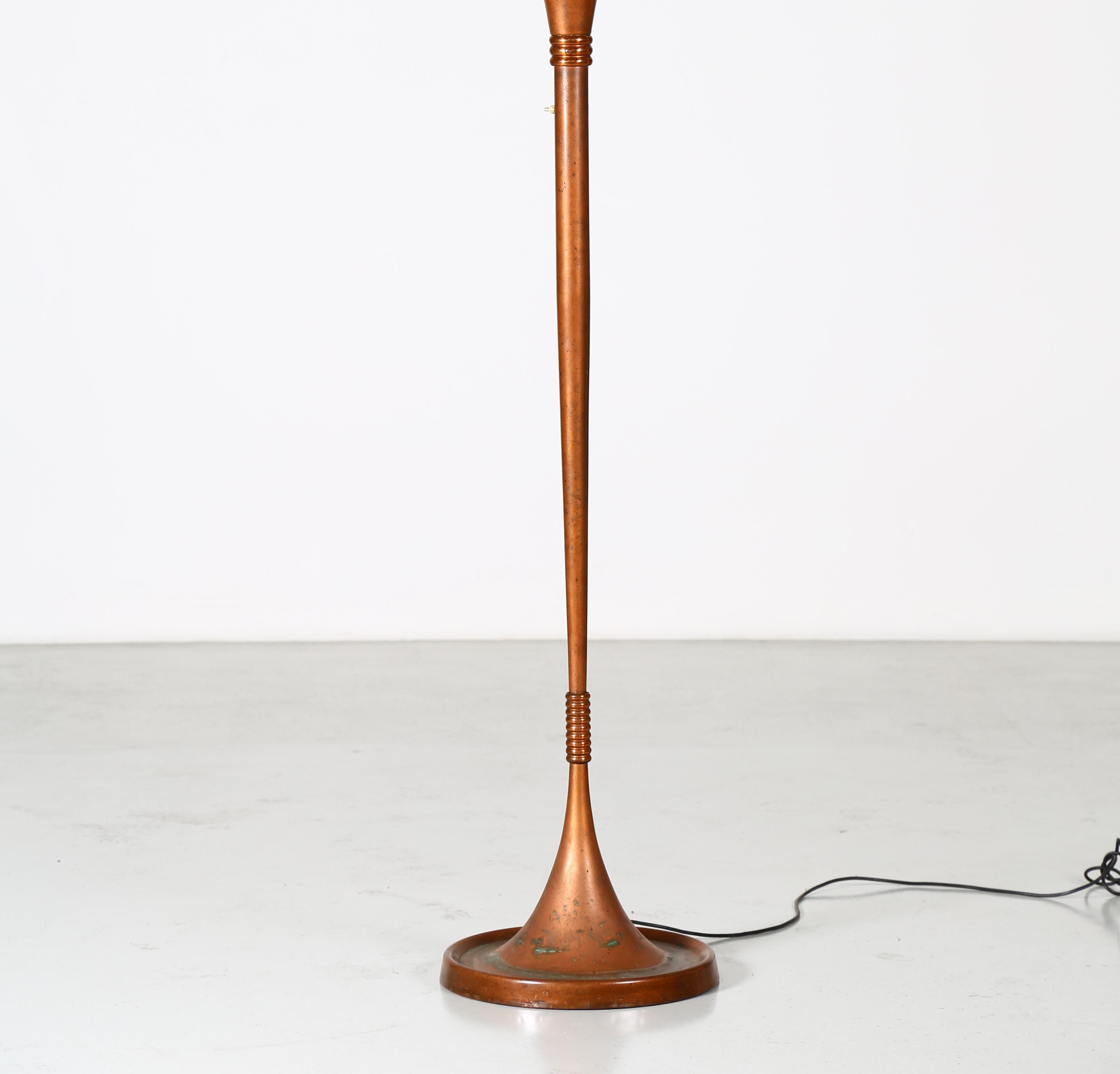 Pietro Chiesa Floor Lamp Art Deco in Copper, 1930s In Good Condition In Milano, IT