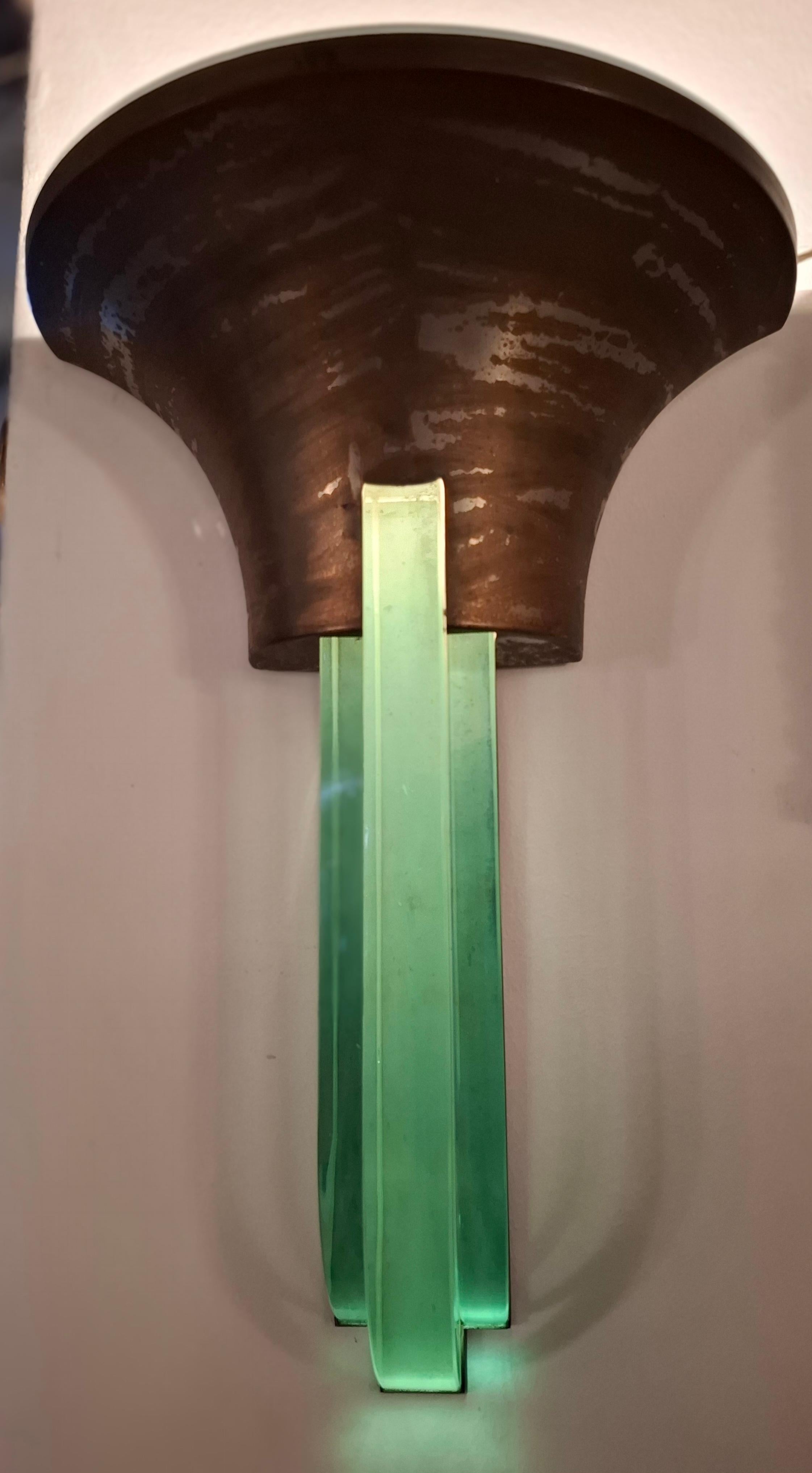 BELLISSIMA APPLIQUE Della Fontana Arte in vetro verde Nilo di gran spessore e metallo Cromato. Del 1940