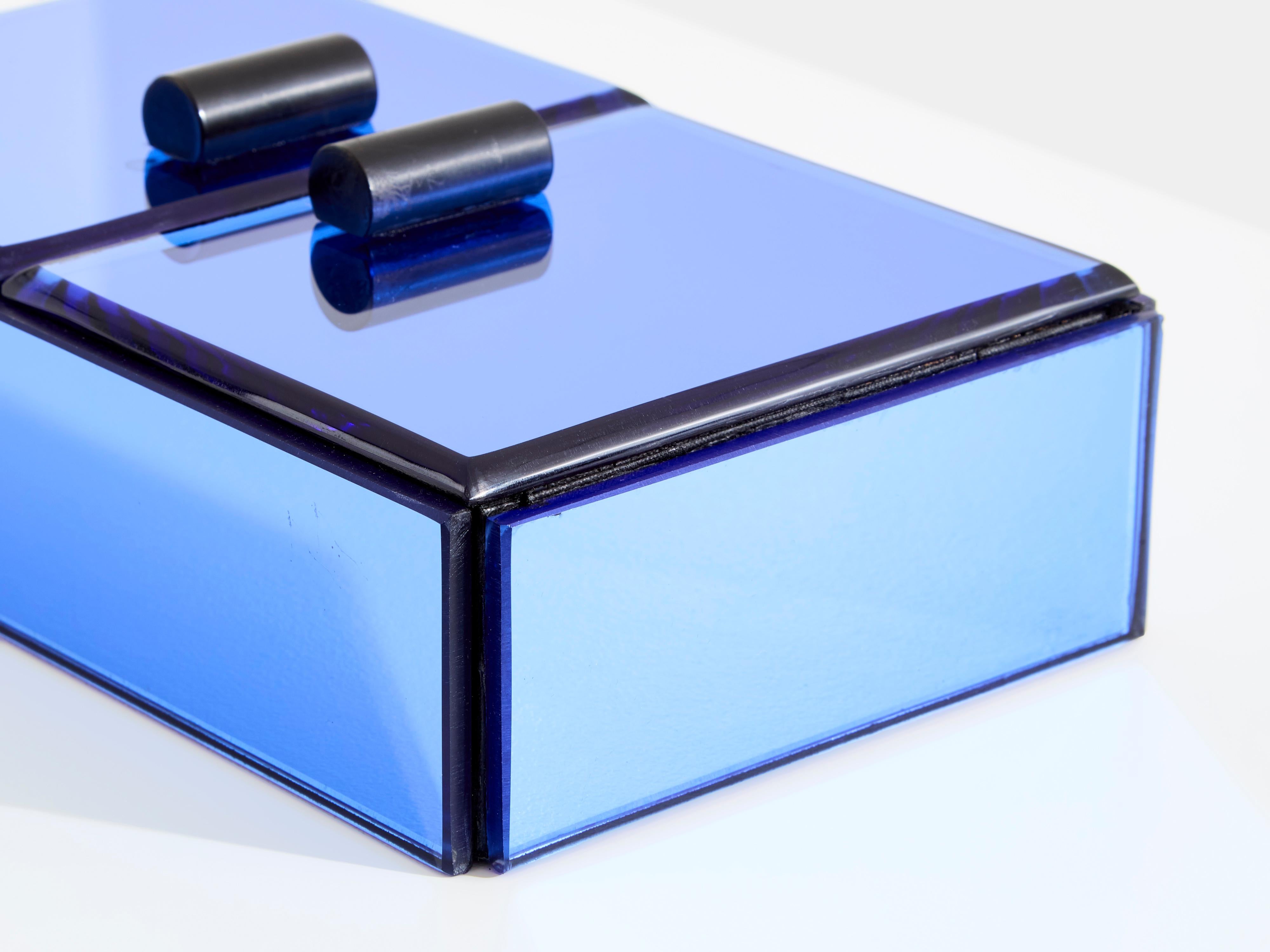 Italian Pietro Chiesa for Fontana Arte blue mirror jewellery box 1940 For Sale
