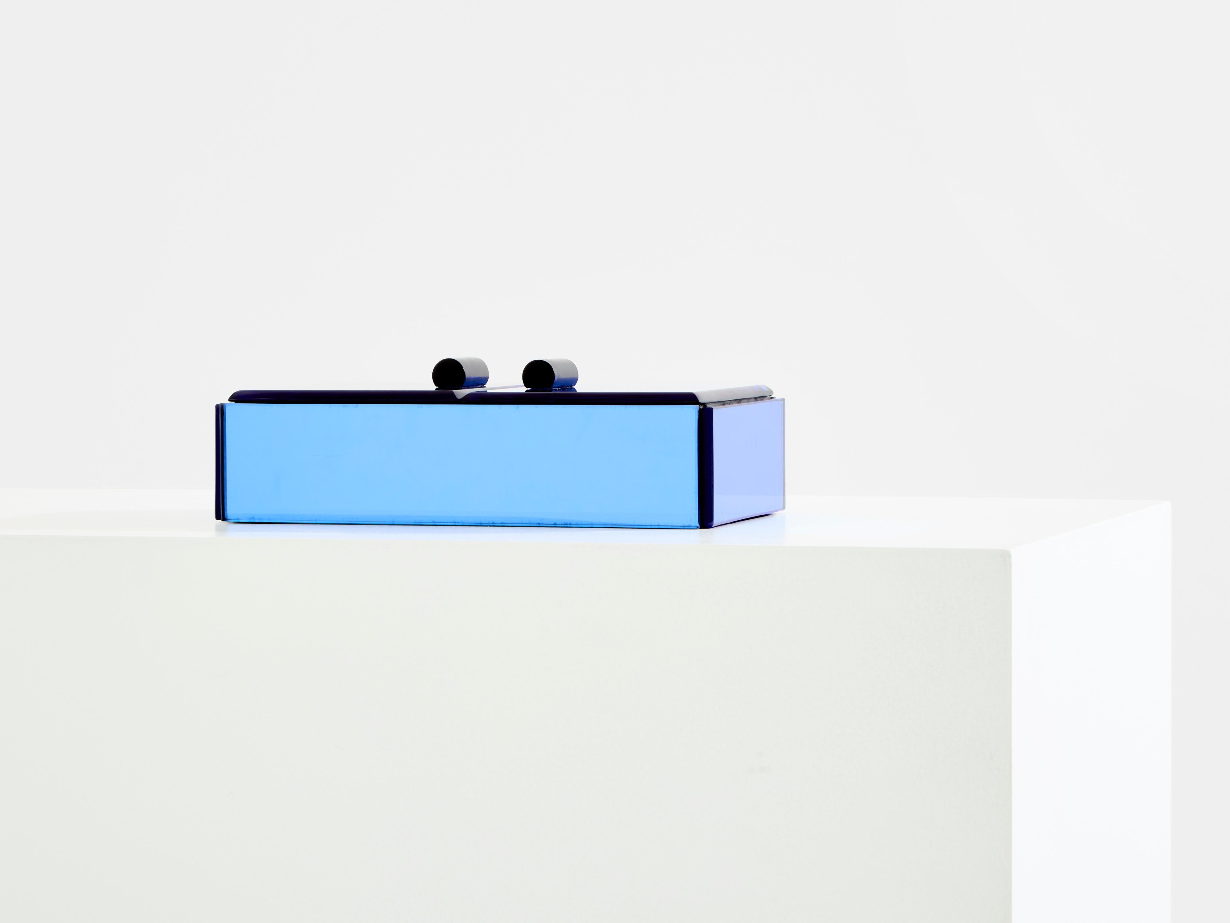 Mirror Pietro Chiesa for Fontana Arte blue mirror jewellery box 1940 For Sale
