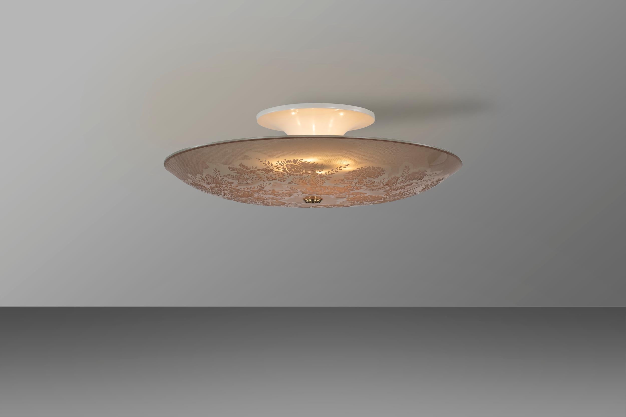 Pietro Chiesa genius and vision made Fontana Arte unique: he is the very first genial artistic director who led the company to become one of the most known and appreciated manufacturers in the artistic glass field. This ceiling light is elegant and