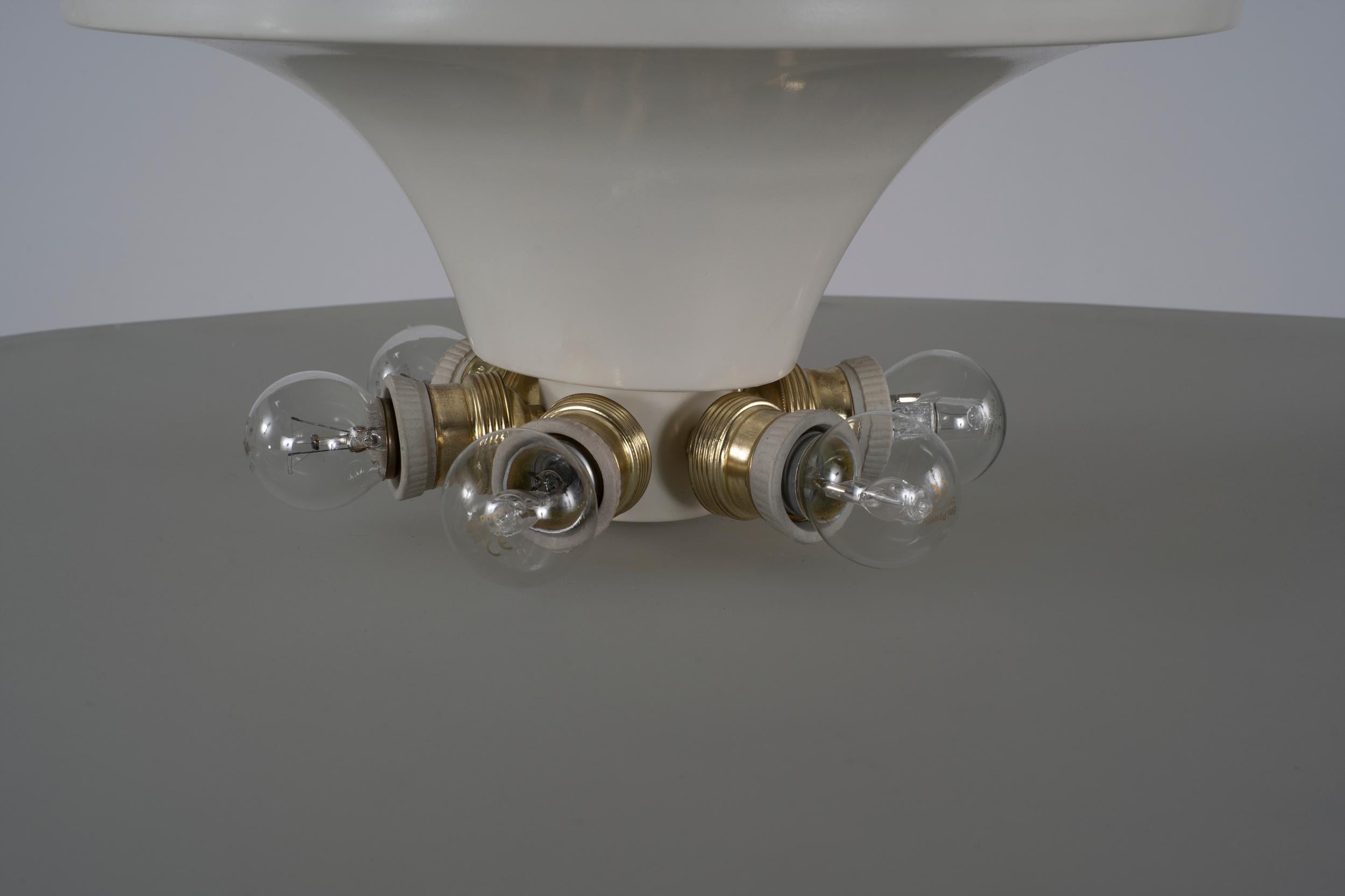 Pietro Chiesa for Fontana Arte Ceiling Light in Molted Curved Glass, circa 1930  In Good Condition In Milan, IT