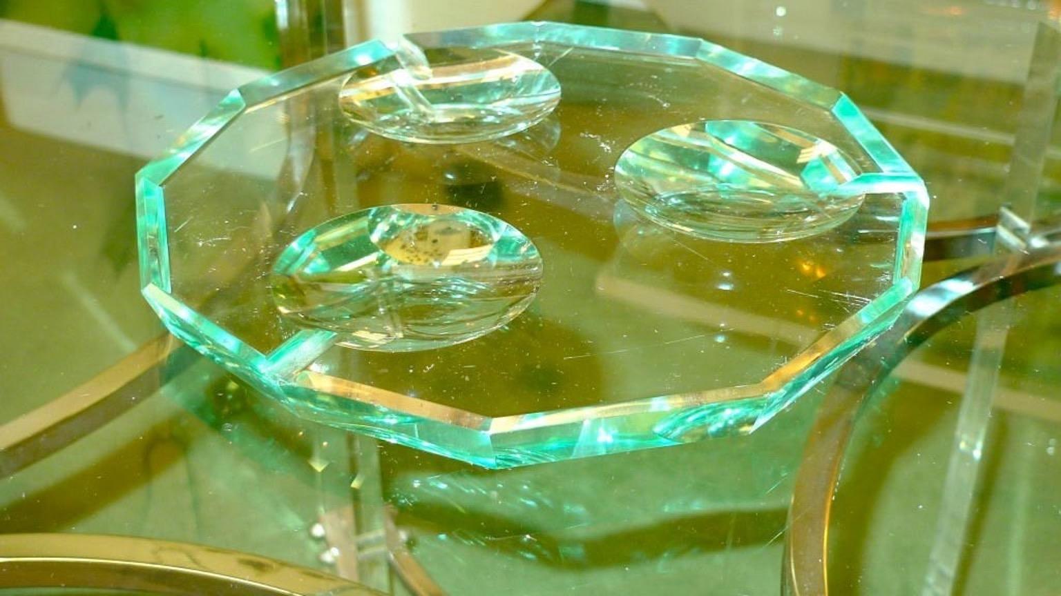 Twelve sided cut crystal ashtray with three wheel-ground optic bubble dimples by Pietro Chiesa for Fontana Arte.

  