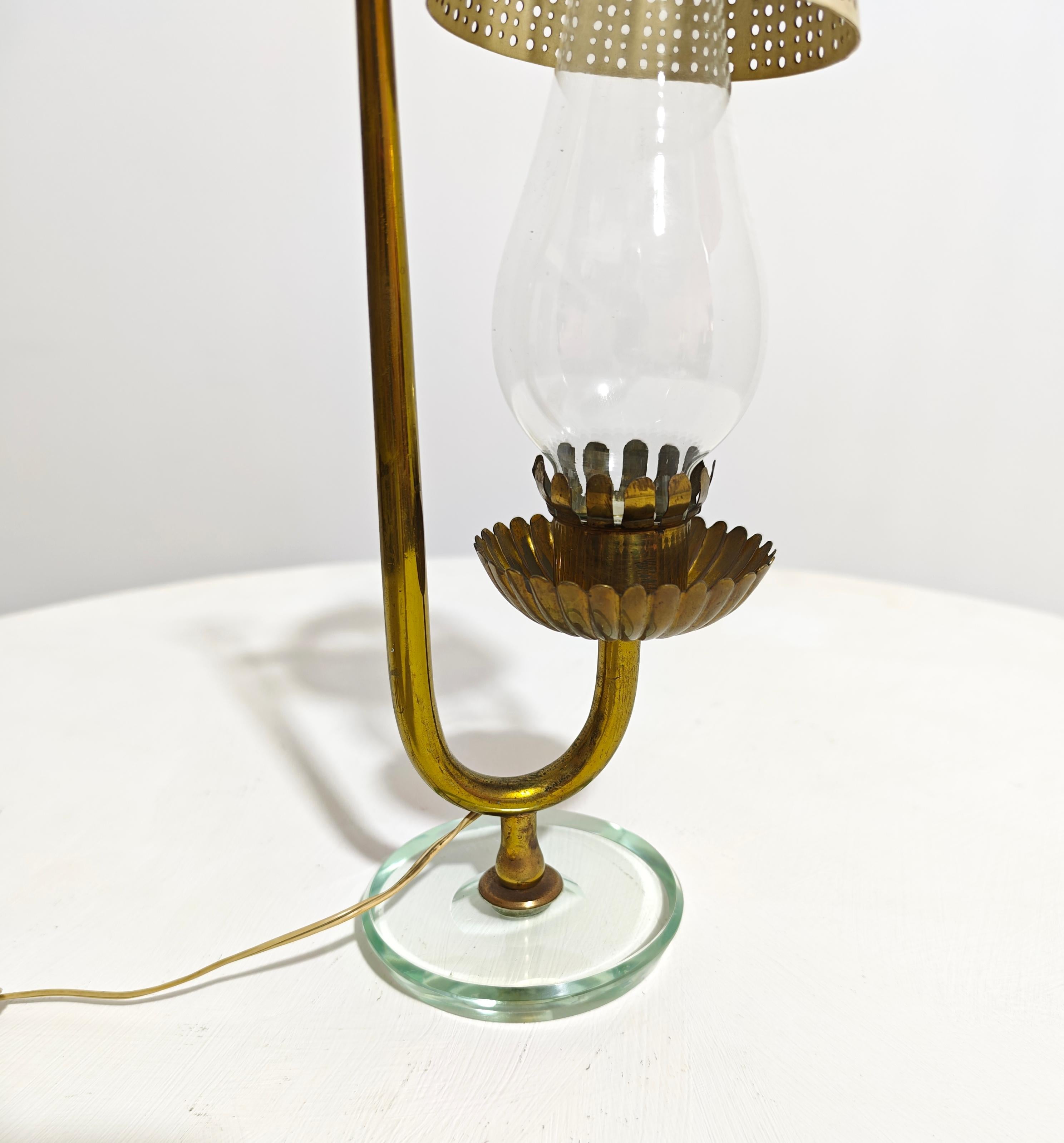 Pietro Chiesa Für Fontana Arte Italien 1940 Messing und Glas Tischlampe Mitte des Jahrhunderts im Angebot 4