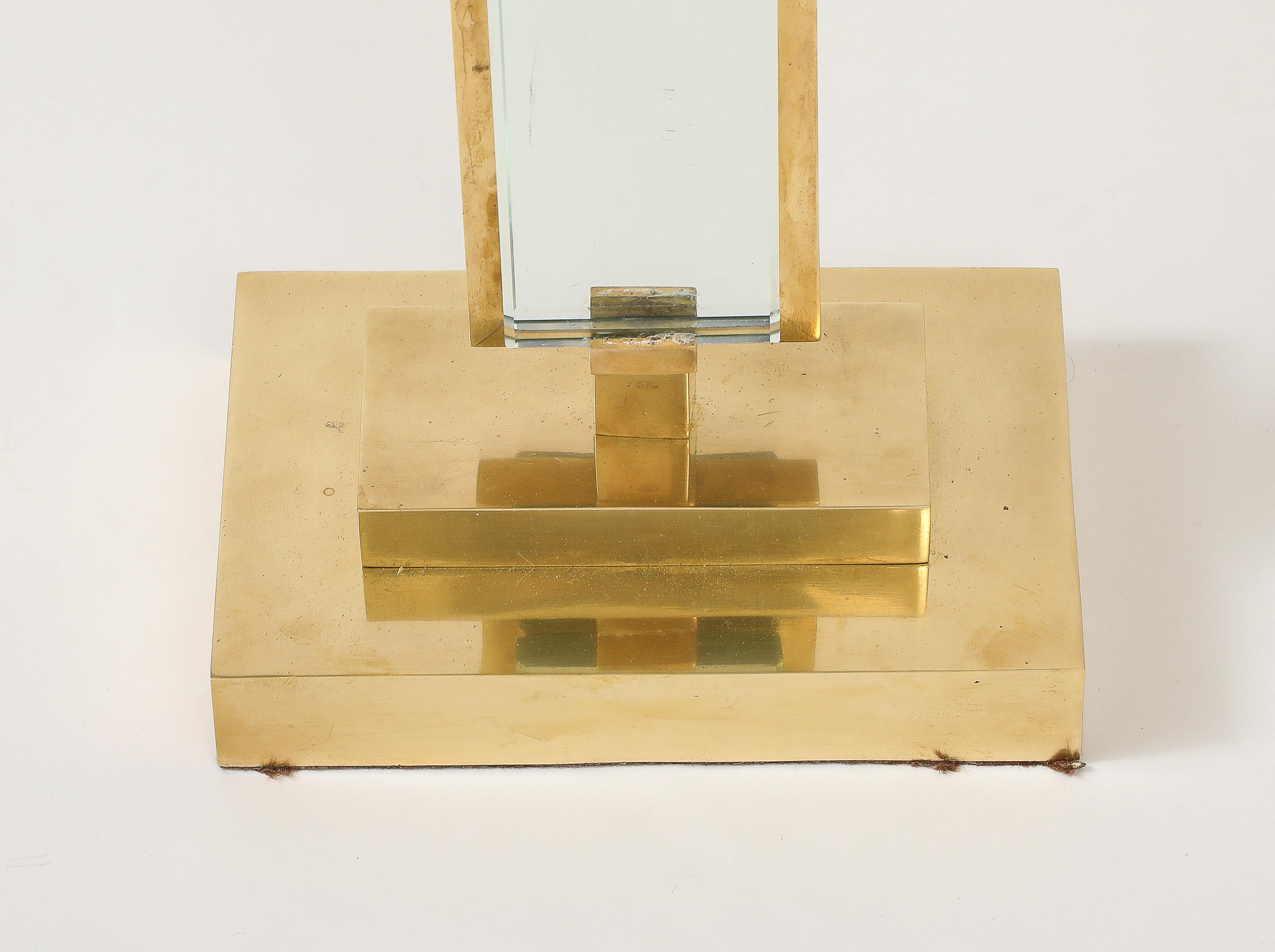 Pietro Chiesa for Fontana Arte Pair of Glass and Brass Lamps, Italy, 1930's For Sale 5