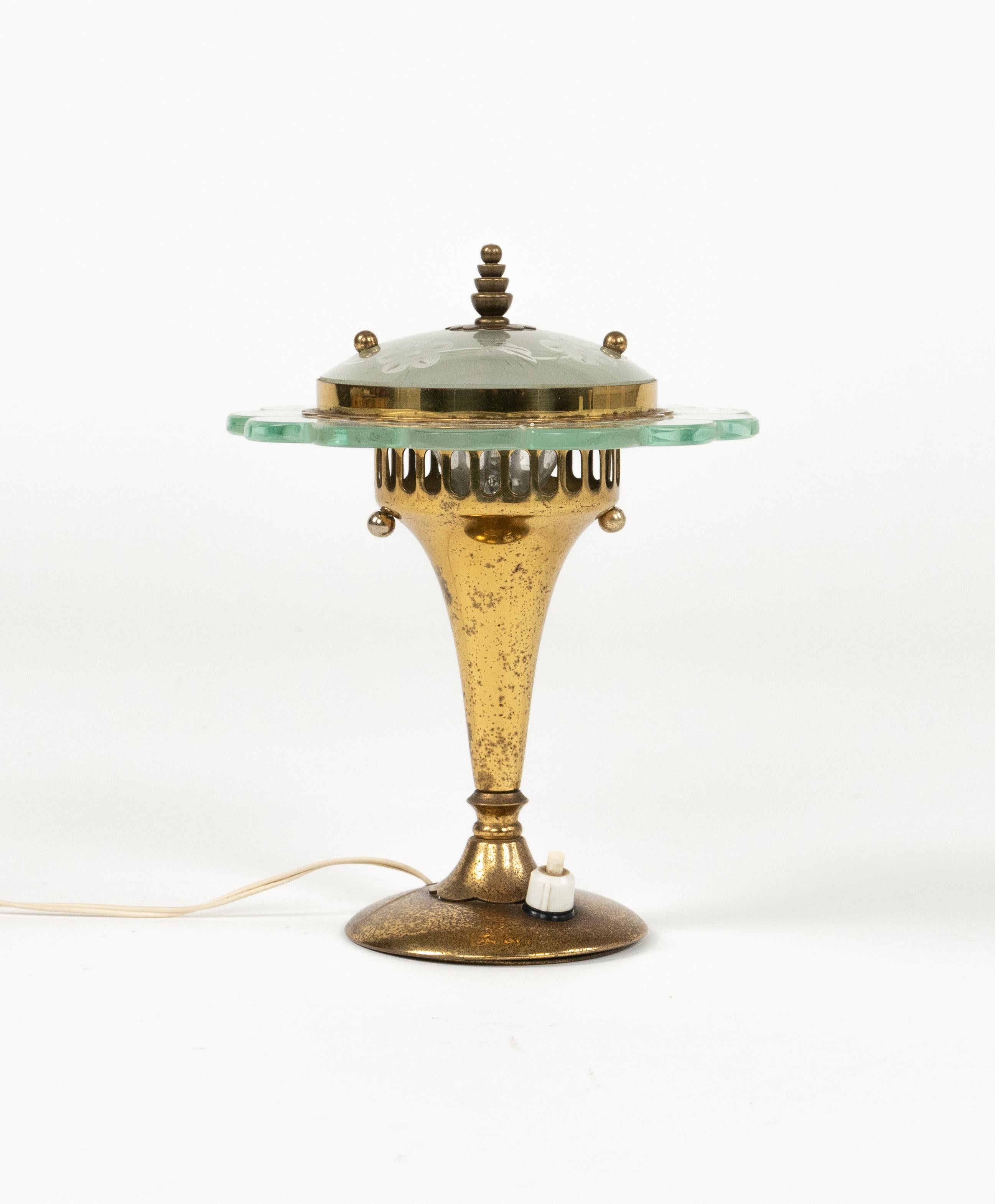 Pietro Chiesa für Fontana Arte, Paar Tischlampen aus Messing und Glas, Italien 1950er Jahre (Italienisch) im Angebot