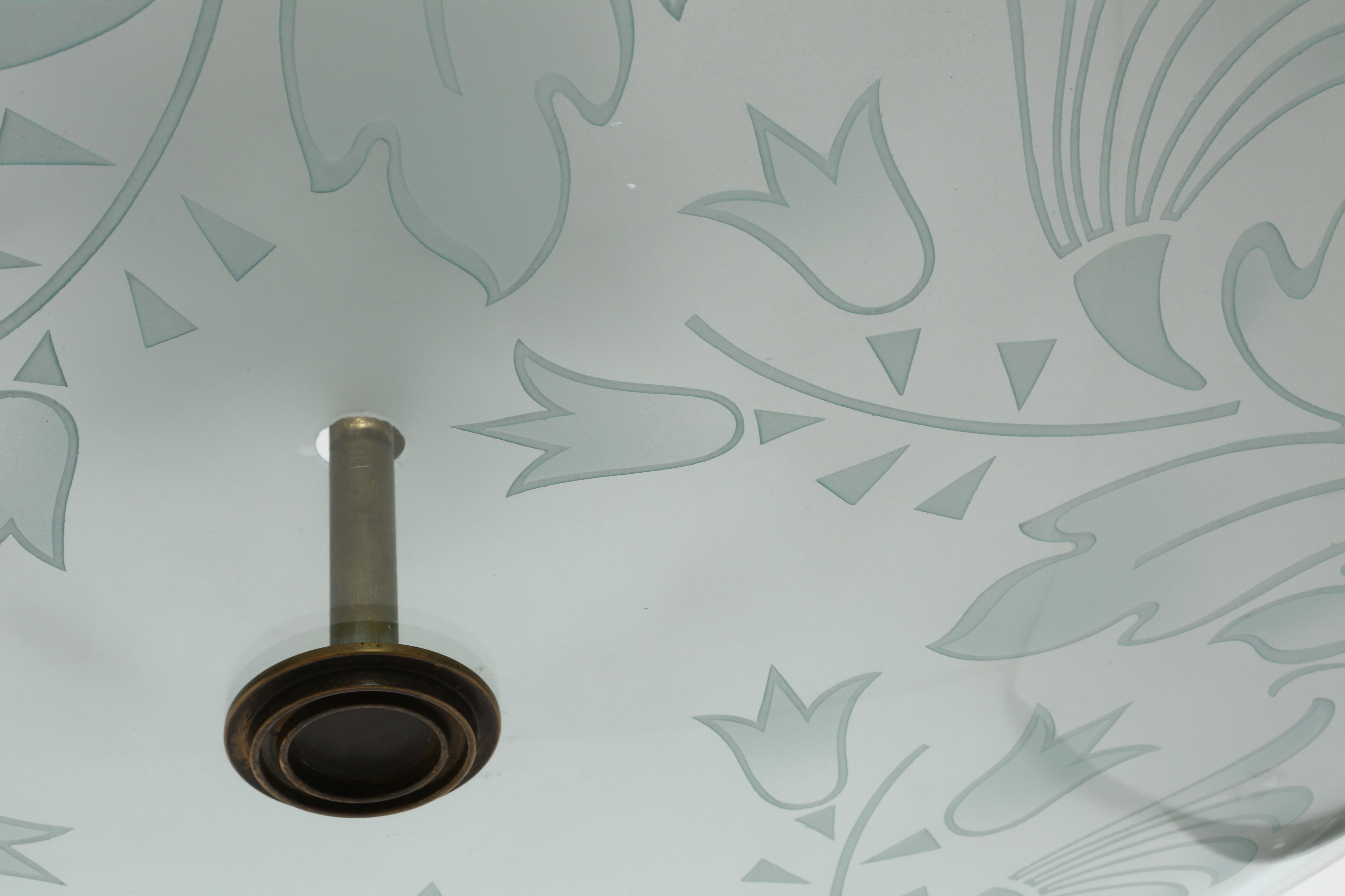 Realizzato con acquaforte Fontana Arte di Pietro Chiesa è una lampada a soffitto a sospensione in vendita