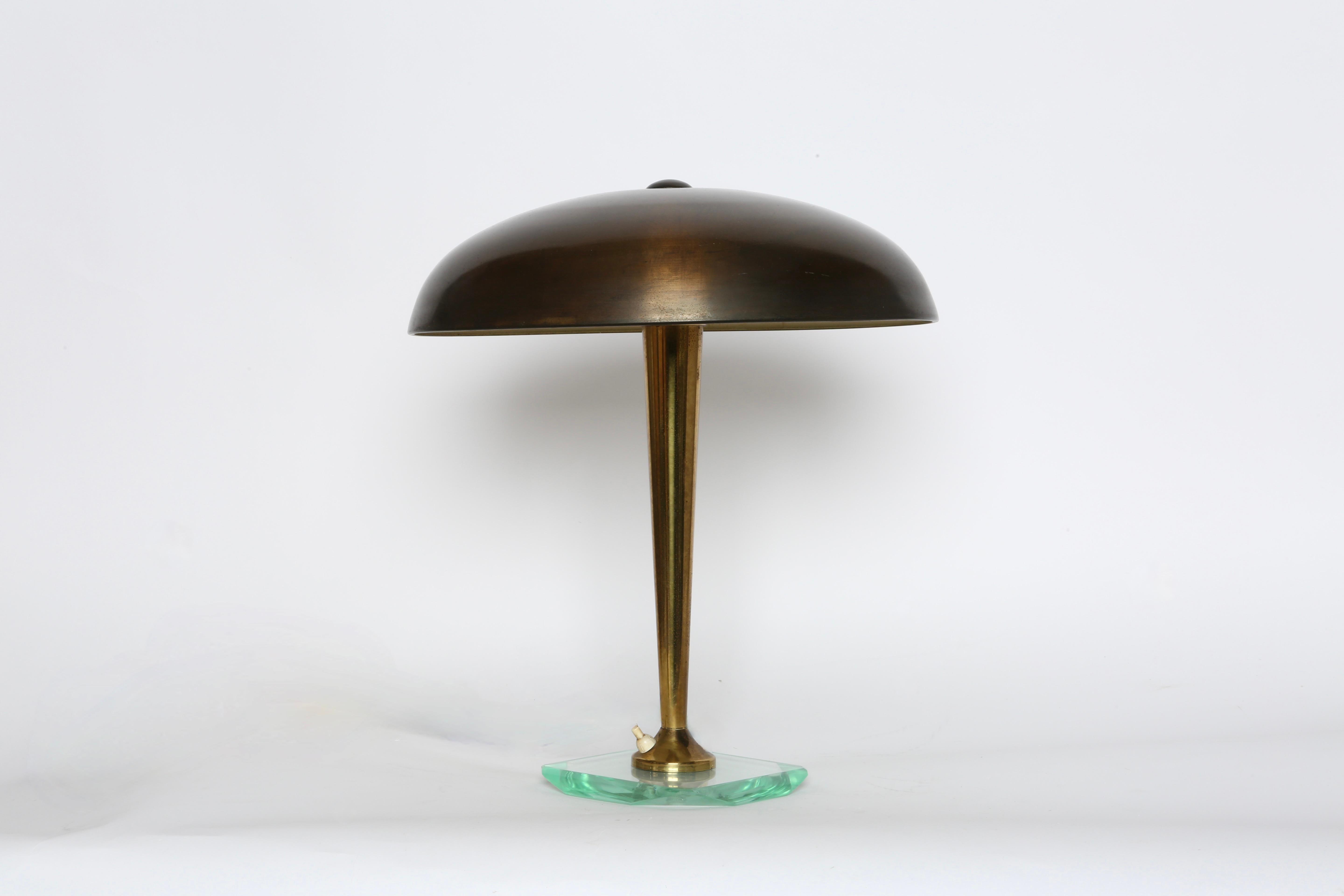 Laiton Lampe de table Pietro Chiesa pour Fontana Arte, Italie années 1960 en vente