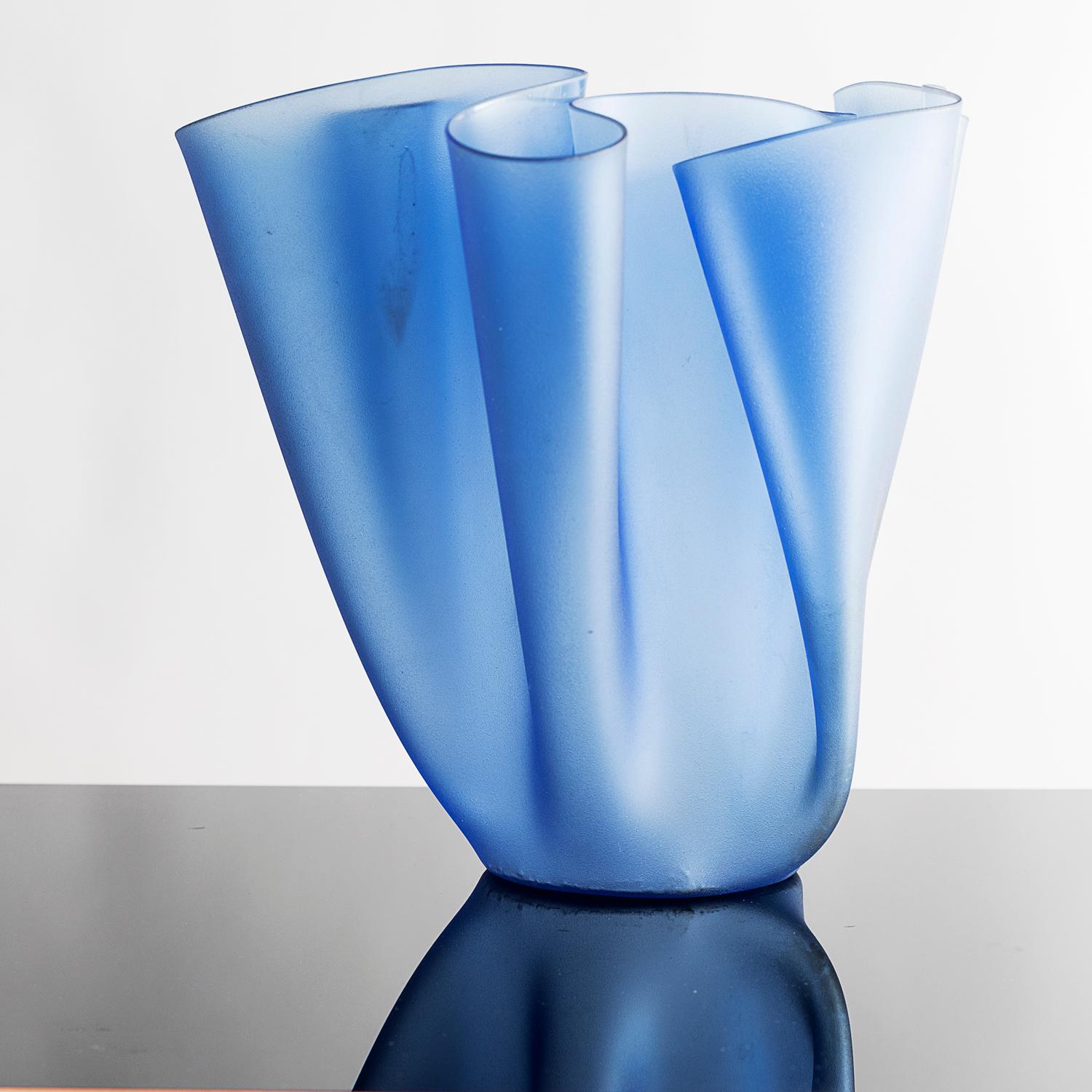 Two vintage glass Cartoccio vases design in 1935 by Pietro Chiesa and manufactured by Fontana Arte, the illustrated examples have been produced in the 1950s. The vases are in good condition and could be sold separately by splitting the listed price
