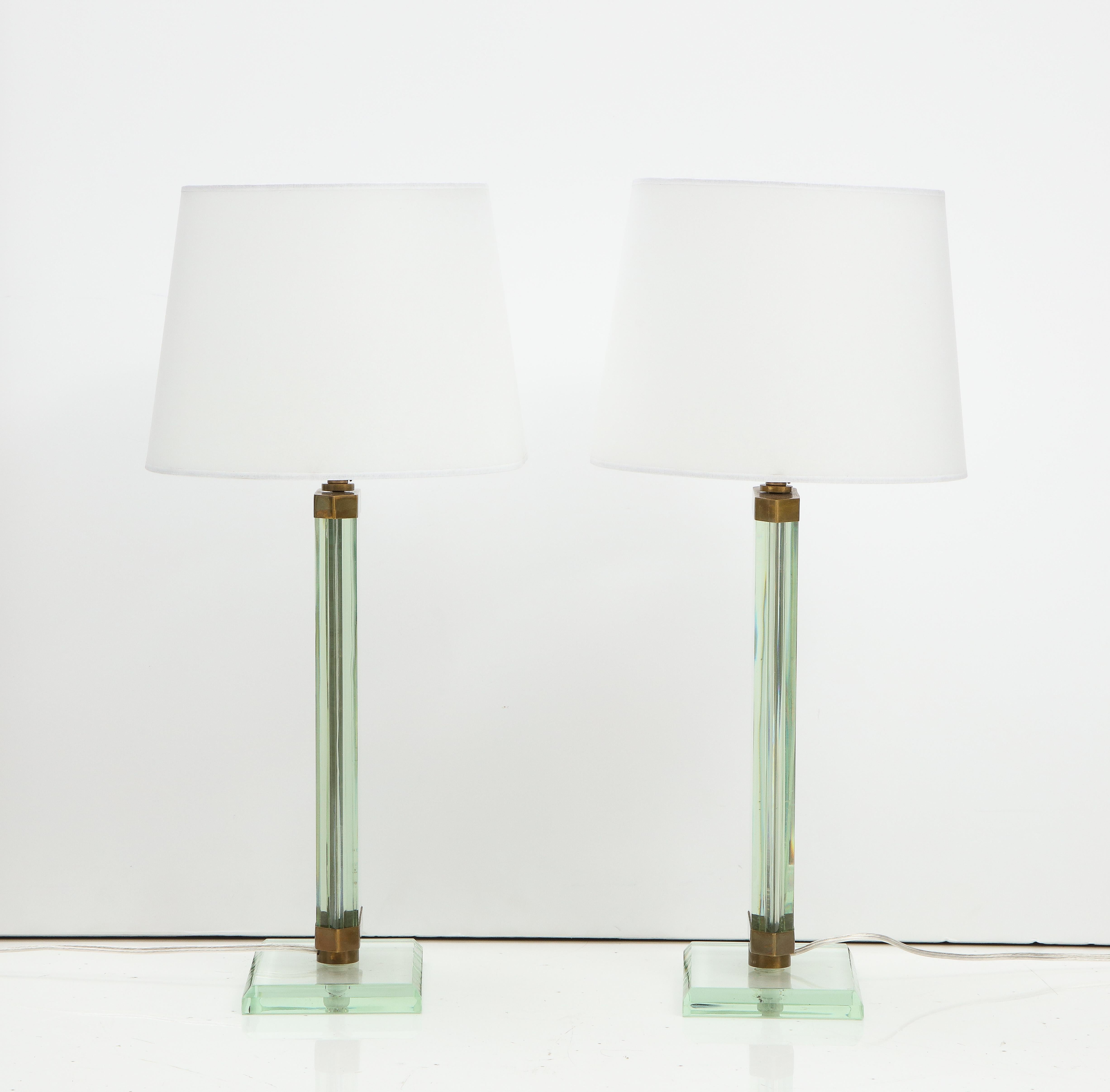 Mid-20th Century Pietro Chiesa Pair of Fontana Arte Glass & Brass Lamps, Italy, 1940's For Sale