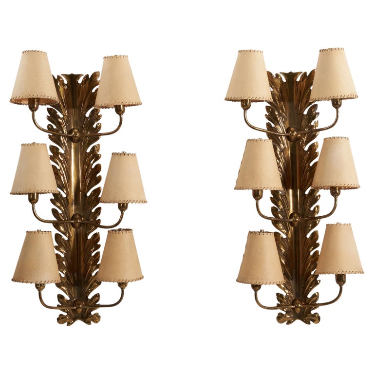 Pietro Chiesa, Pair of Wall Lights, Brass, Paper, Fontana Arte, Italy, 1940s For Sale