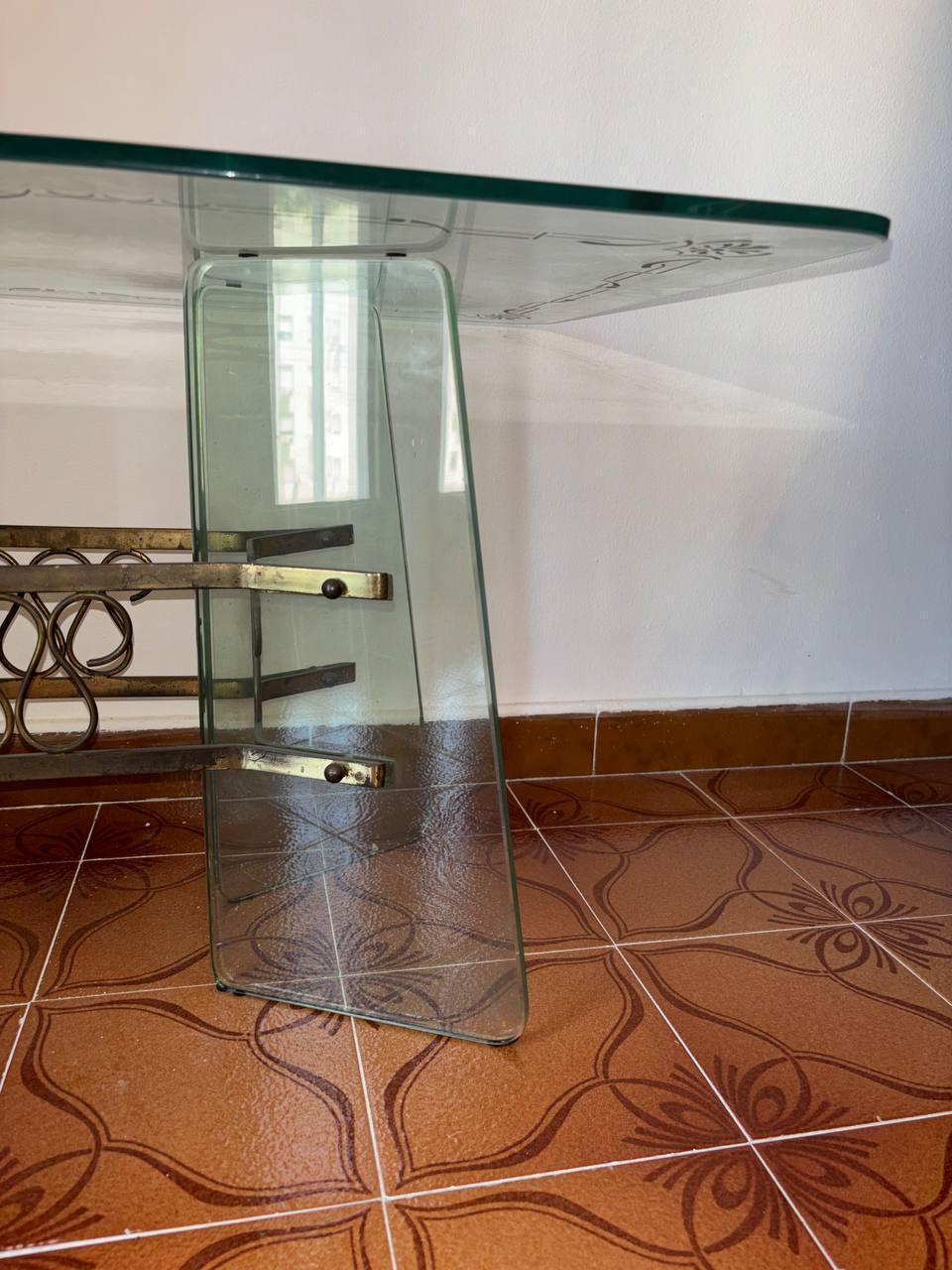 Pietro Chiesa für Fontana Arte niedriger Couchtisch aus Glas und Messing Italien 1940-1950 im Zustand „Gut“ im Angebot in Palermo, IT
