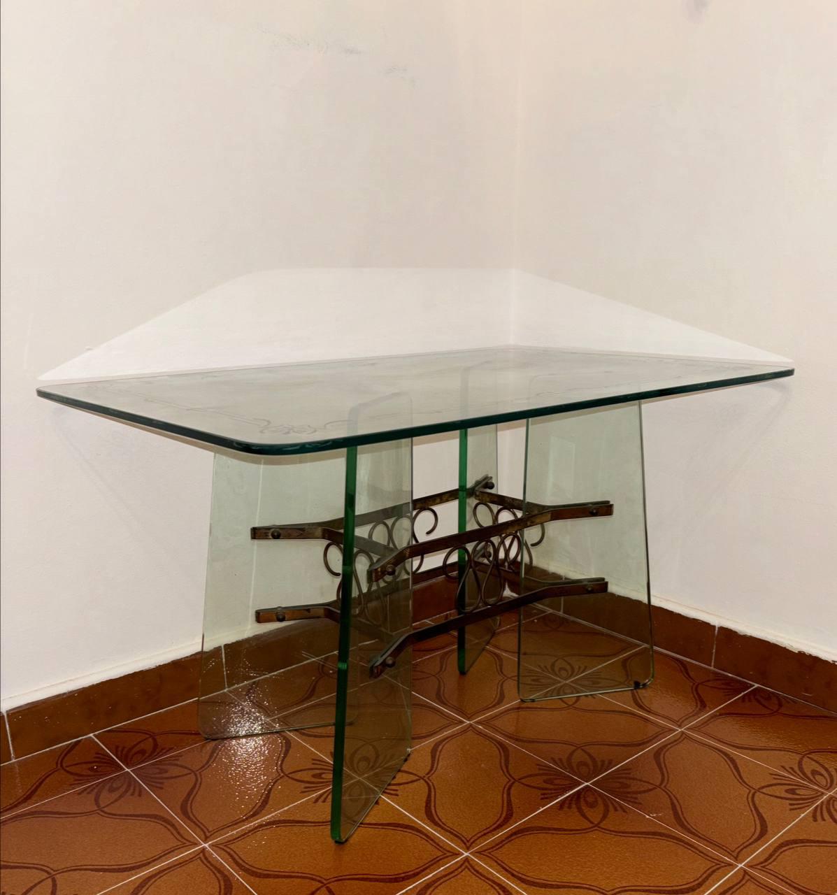 Pietro Chiesa für Fontana Arte niedriger Couchtisch aus Glas und Messing Italien 1940-1950 im Angebot 2